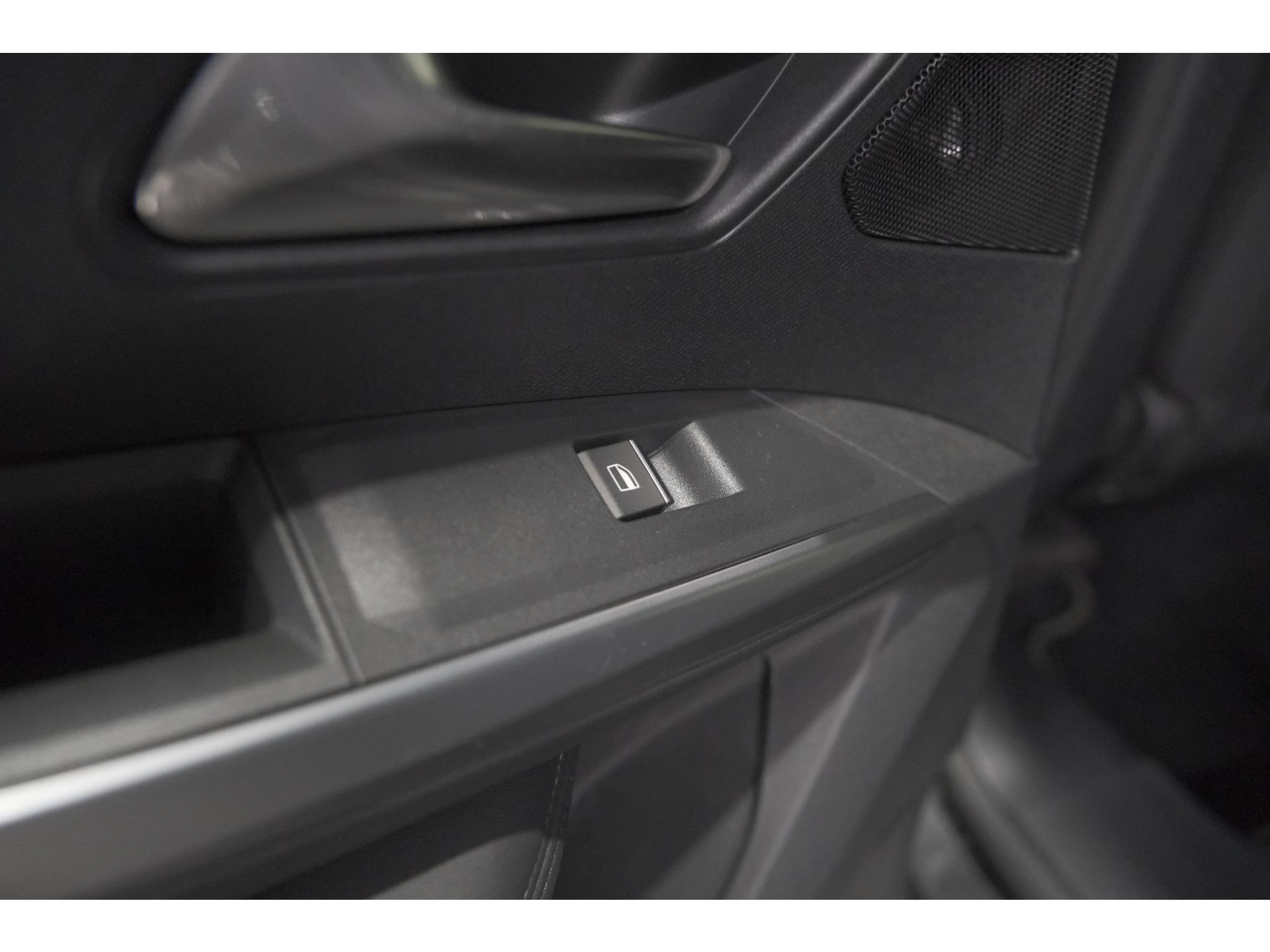 Peugeot 3008 1.2 Hybrid 136 GT | Panoramdak | 360 Camera | Stoelverwarming | Elektrische Kofferklep | Allseason Banden