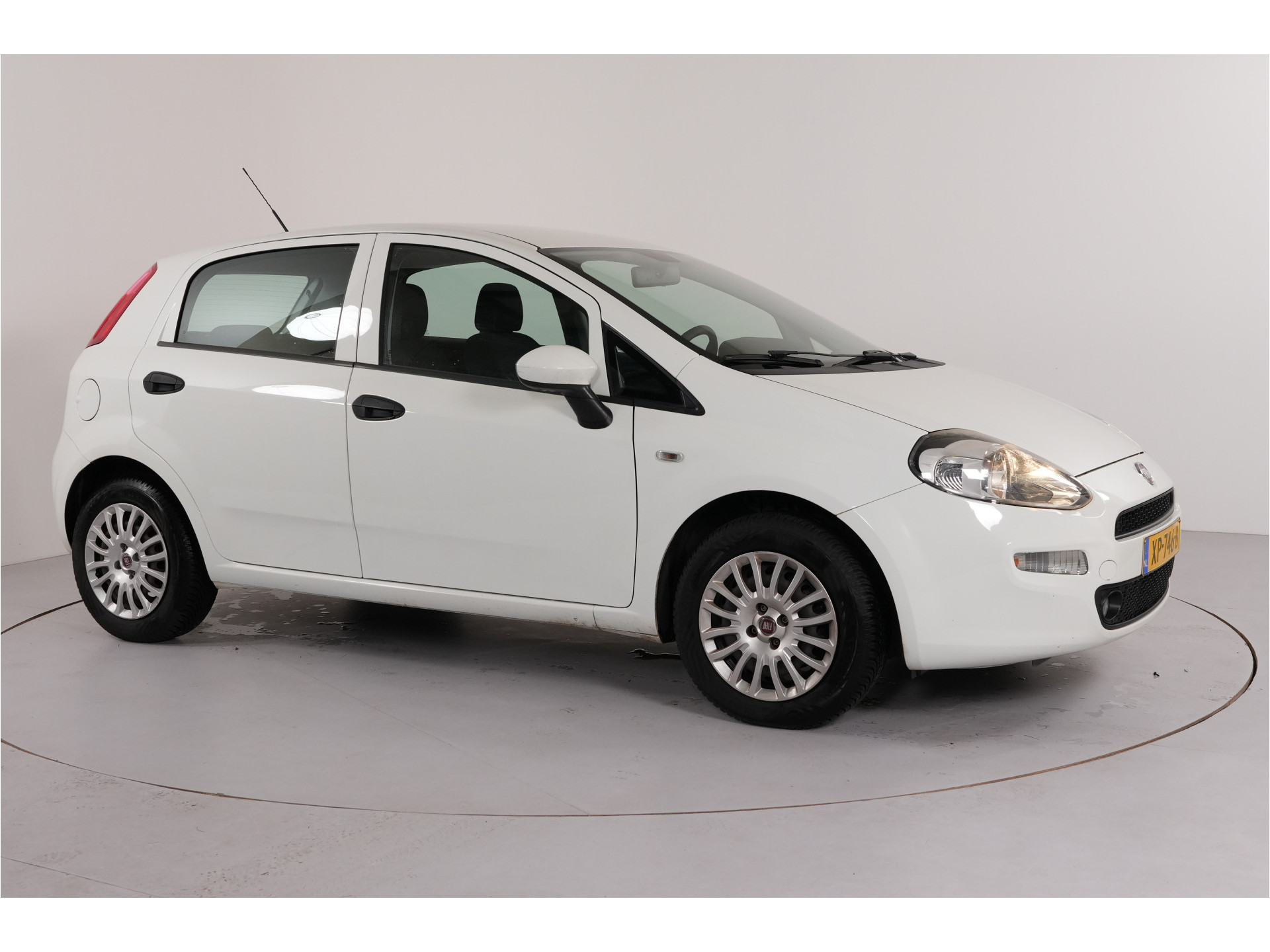 Fiat Punto Evo 1.2 Lounge | Trekhaak | Airco | LMV |
