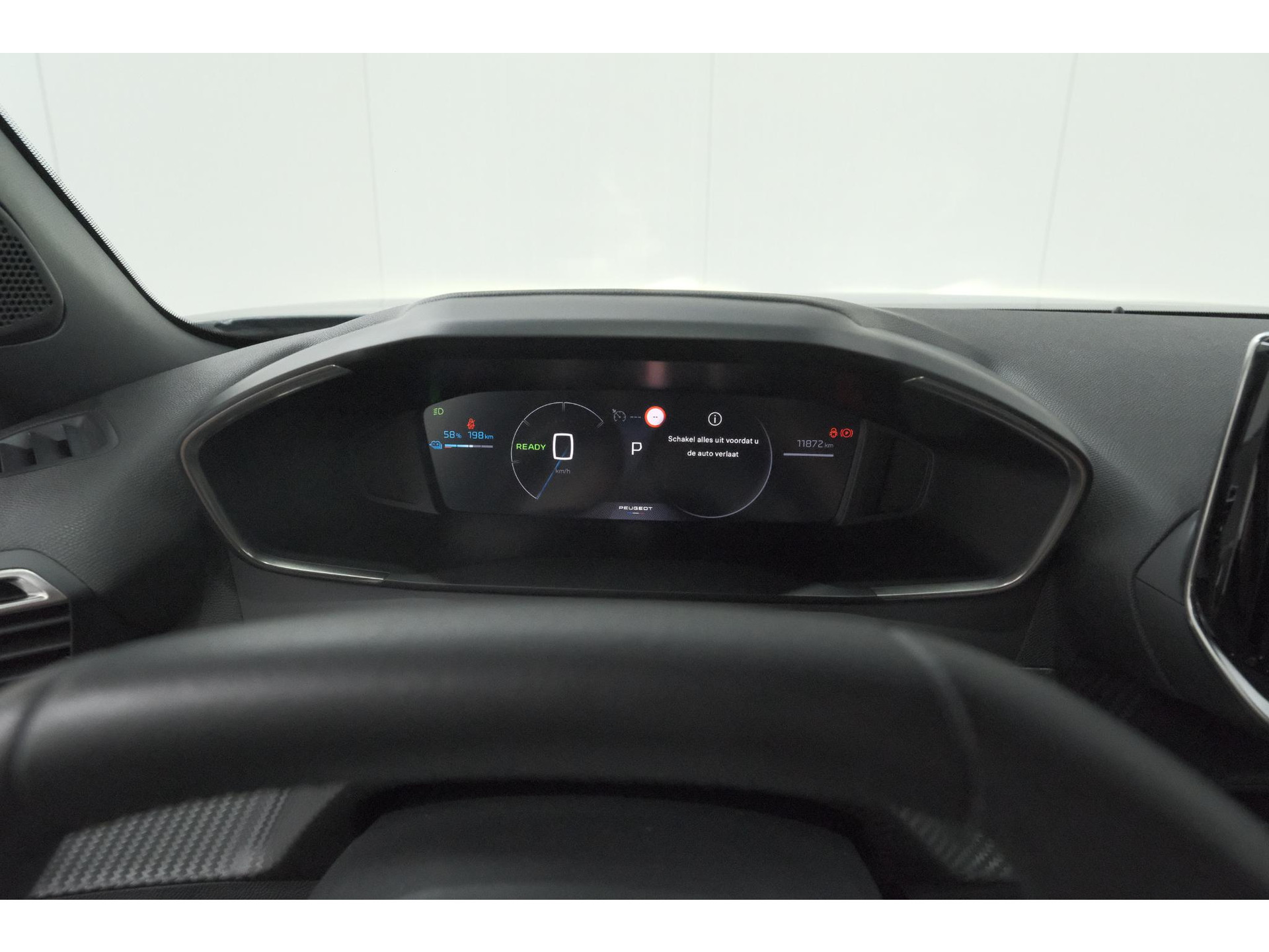 Peugeot e-2008 EV Allure 54 kWh | 97,2% SOH | 11 KW Lader | Apple Carplay | Parkeersensoren