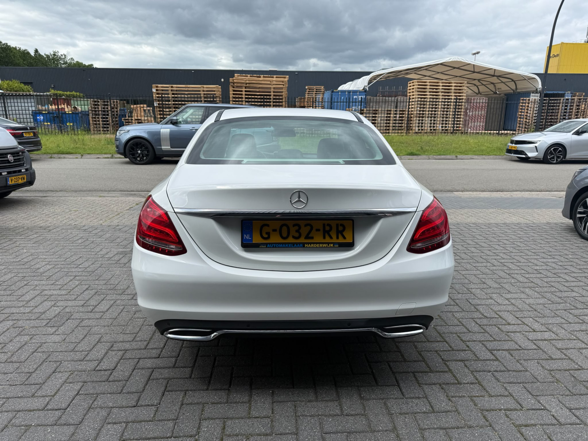Mercedes-Benz C-klasse 200 Premium Plus | 1E EIGENAAR | 3/6/12MND GARANTIE| LED | CRUISE | SFEER | STOELVERWM. | NAVI |