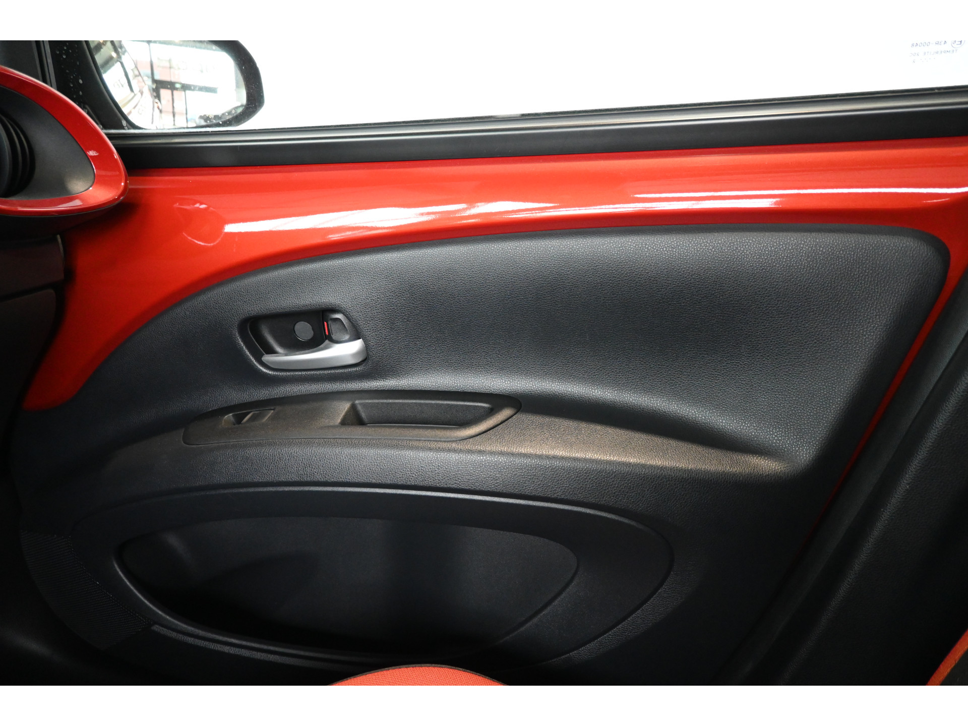 Toyota Aygo X 1.0 VVT-i MT Play Clima Carplay Panoramadak Camera LED Rijklaarprijs Inruil Mogelijk!