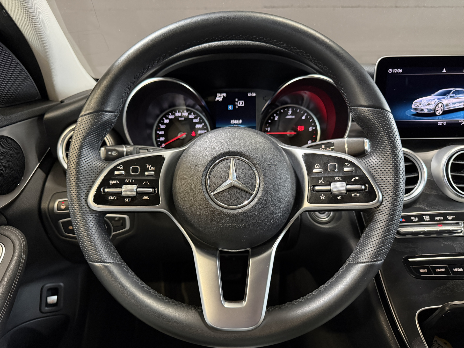 Mercedes-Benz C-klasse Estate 220 d Business Solution | Camera | Stoelverwarming | Elektr. trekhaak | Adaptive cruise | Full LED