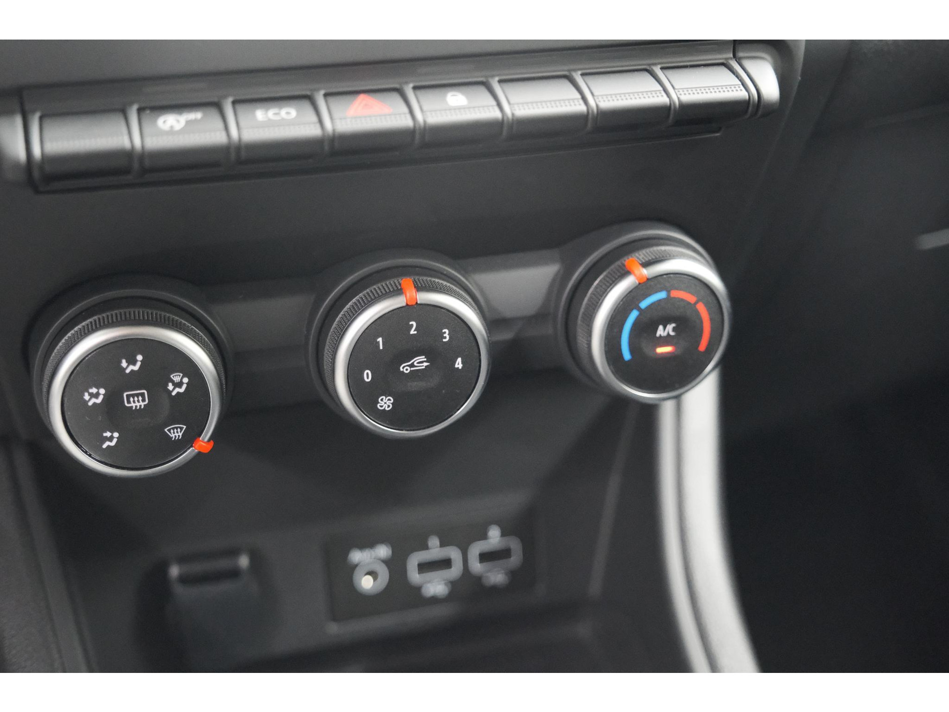 Renault Captur TCe 90 Evolution | Parkeersensoren | Navigatie | Allseason Banden | Apple Carplay