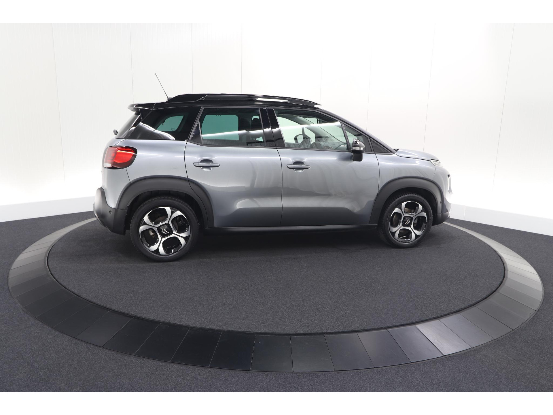 Citroen C3 Aircross PureTech 110 S&S Business | Schuif-/Kanteldak | Camera | HIFI Audiosysteem | Dodehoekdetectie