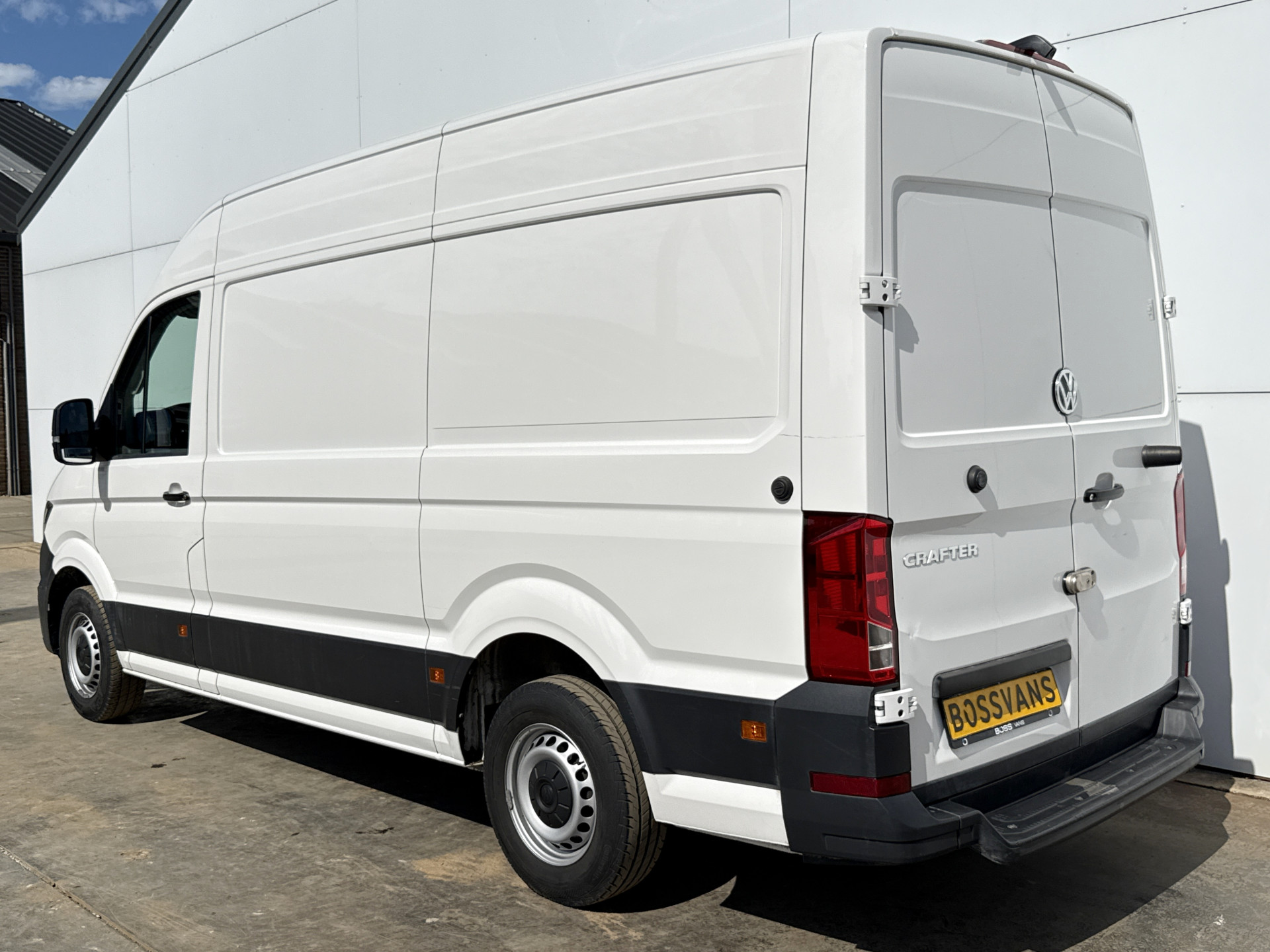 Volkswagen Crafter 2.0 TDI 140PK L3H3 Camera Airco Carplay Parkeersensoren Euro 6