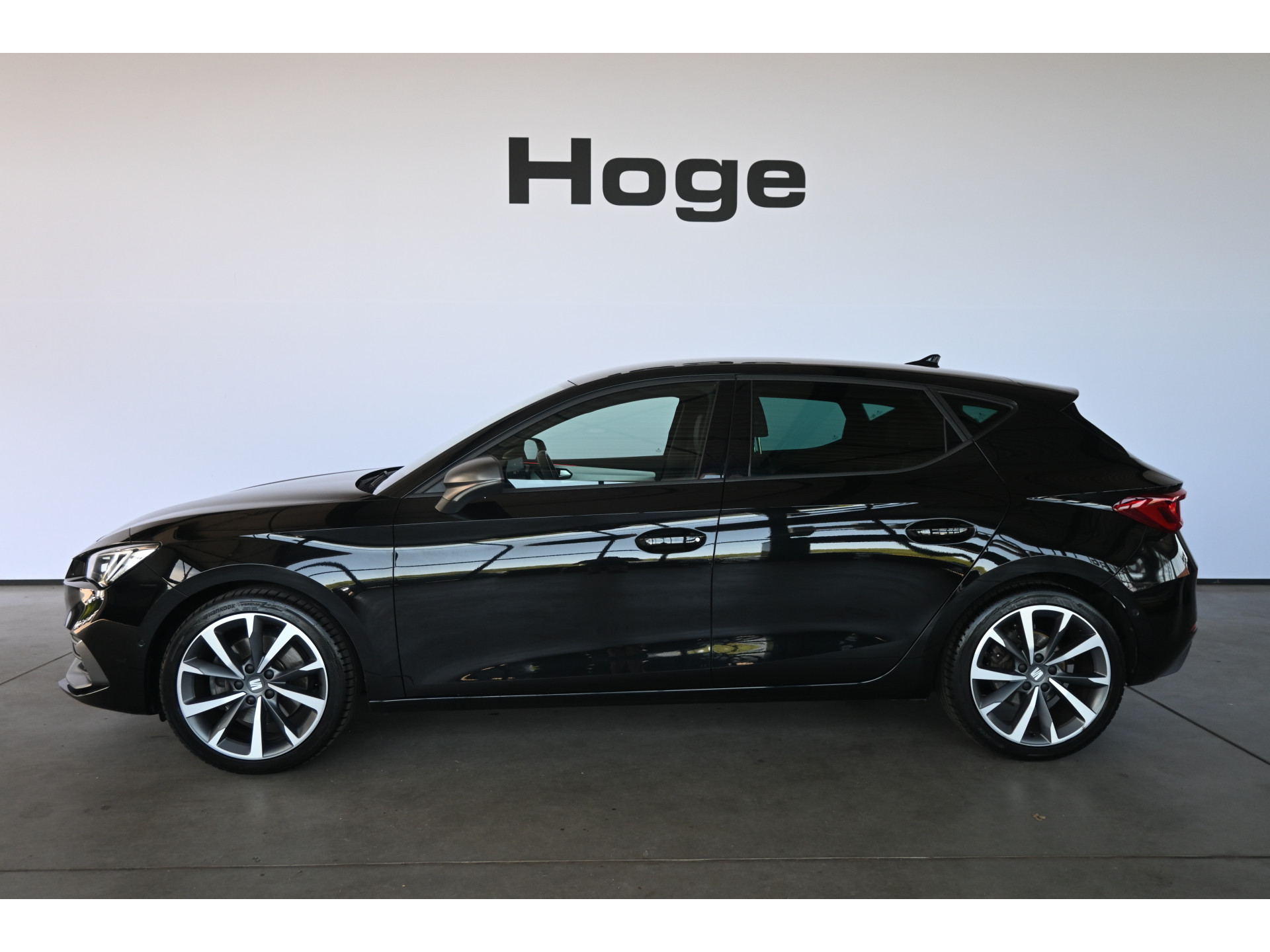 SEAT Leon 1.5 TSI FR Launch Edition Clima Navigatie Carplay Virtual LED Rijklaarprijs! Inruil Mogelijk!