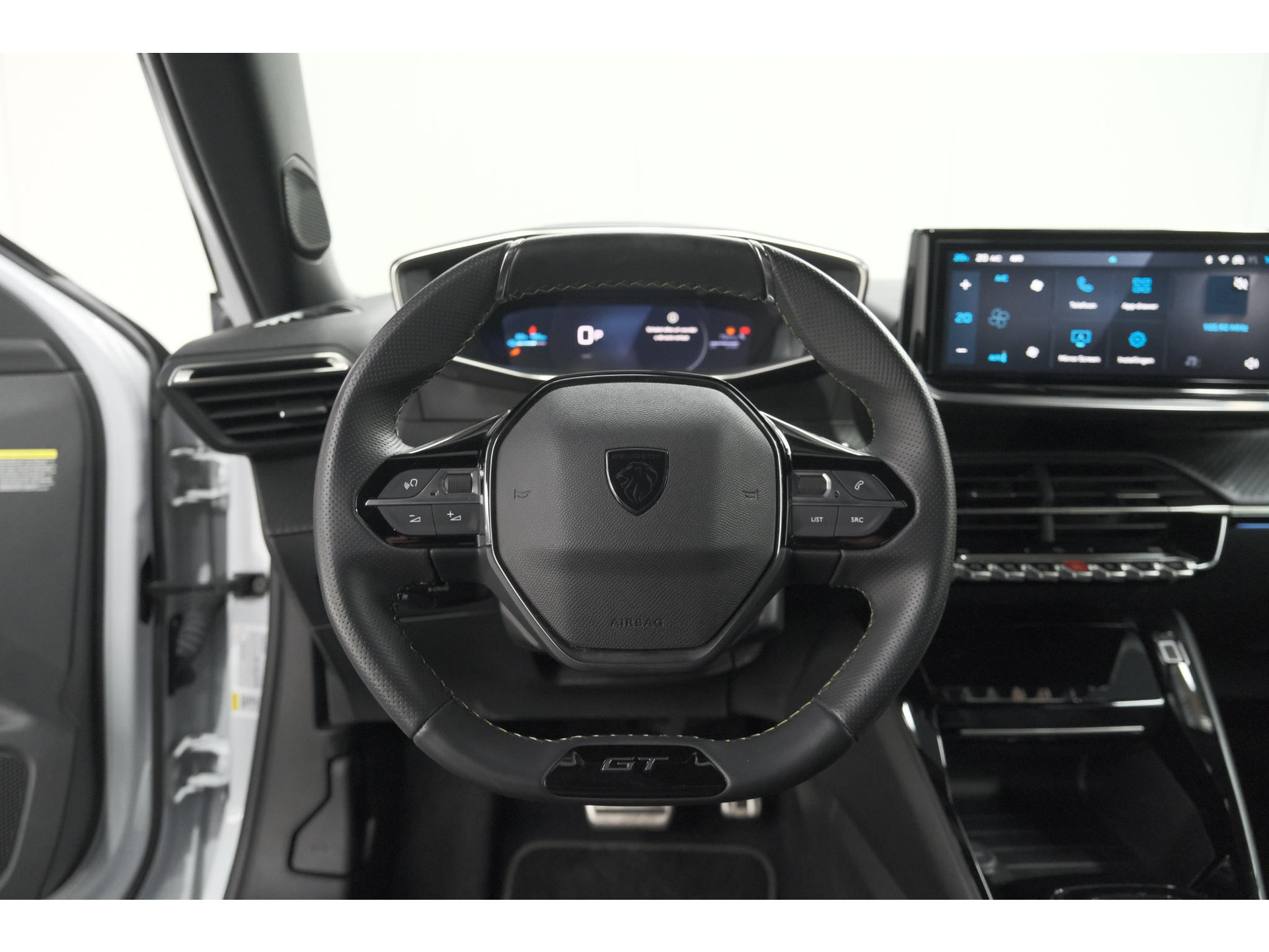 Peugeot e-2008 EV GT 50 kWh | 11 KW Laadfunctie | 360 Camera | Dodehoekdetectie | Apple Carplay