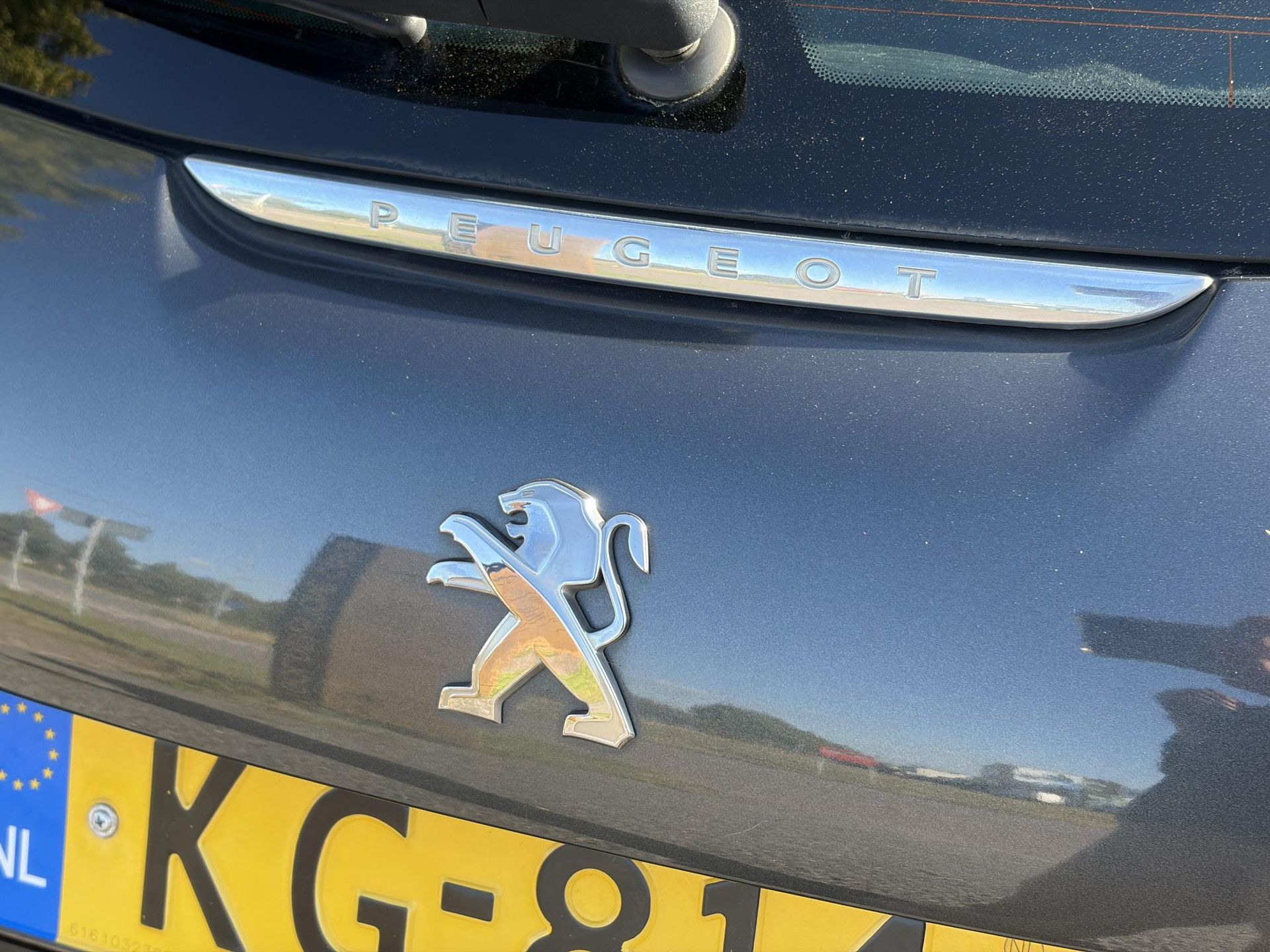 Peugeot 208 1.2 PureTech Blue Lion ✓1e Eigenaar✓Navi✓Trekhaak✓Carplay✓Airco✓Cruise✓Pdc✓5 Deurs✓N.A.P✓Apk tot 09-2027