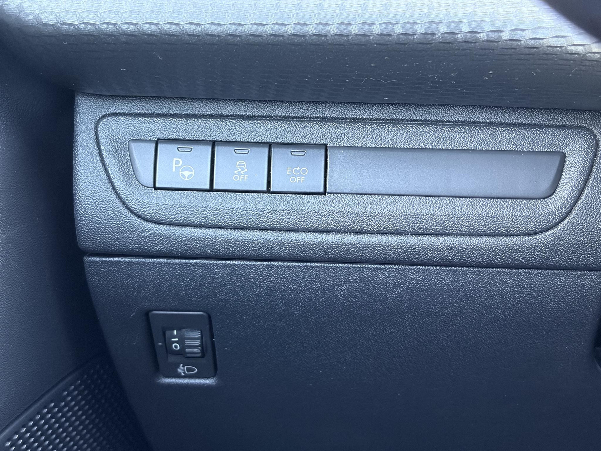 Peugeot 2008 1.2 PureTech Allure ✓1e Eigenaar✓D-riem vv in 2025✓110pk✓Navi✓Pano✓Carplay✓Pdc V+A✓Lm velgen✓N.A.P✓Halfleder✓Clima✓Apk tot 10-2027