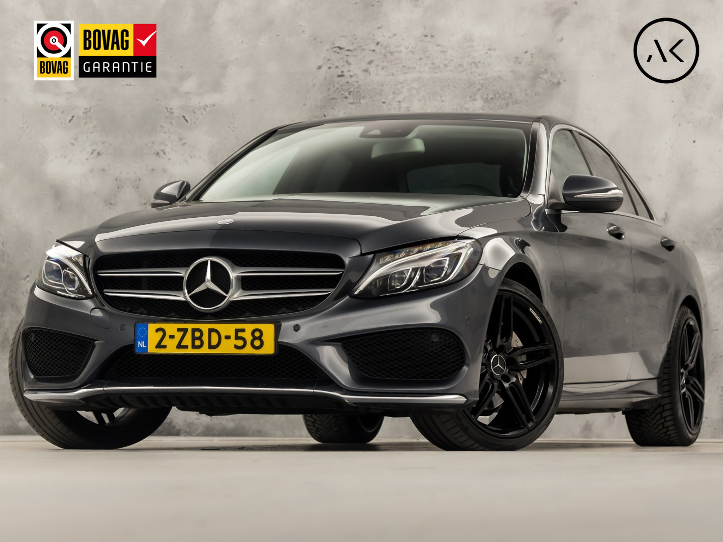 Mercedes-Benz C-Klasse 180 AMG Sport 156Pk Automaat (NAVIGATIE, LEDER, GETINT GLAS, ELEK SPORTSTOELEN, CRUISE, LED KOPLAMPEN, NIEUWSTAAT)