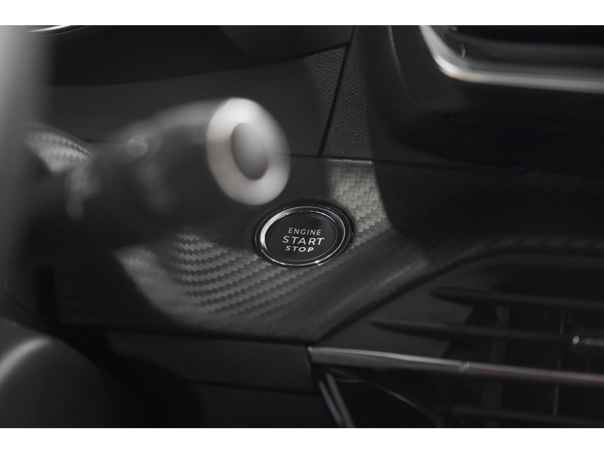Peugeot 208 PureTech 100 GT | Camera | Navigatie | Apple Carplay | Parkeersensoren