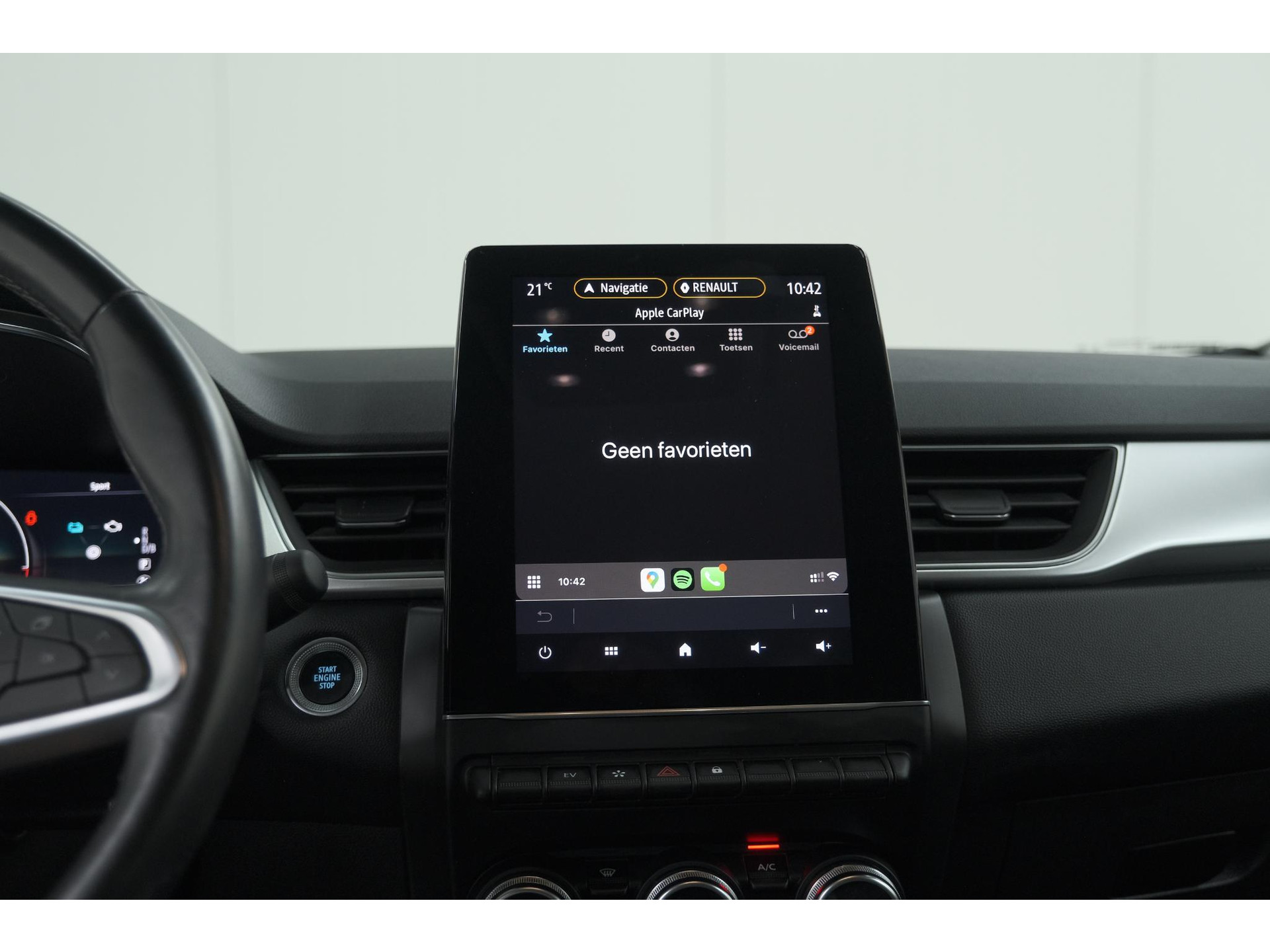Renault Captur 1.6 E-Tech Plug-in Hybrid 160 Intens | Trekhaak | Camera | Adaptieve Cruise Control | Dodehoekdetectie