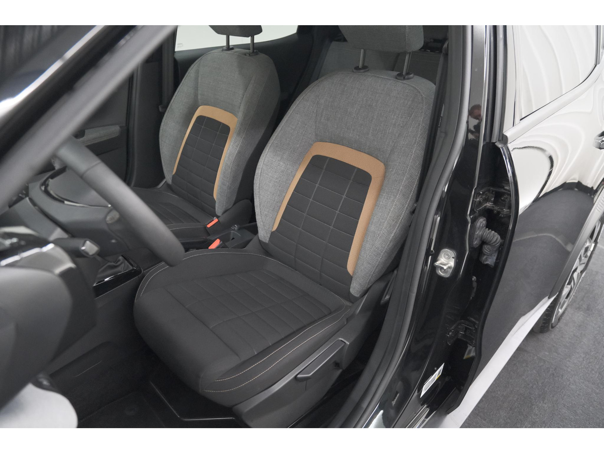 Citroen C3 Aircross 1.2 Turbo 100pk Plus | Camera | Parkeersensoren | Apple Carplay