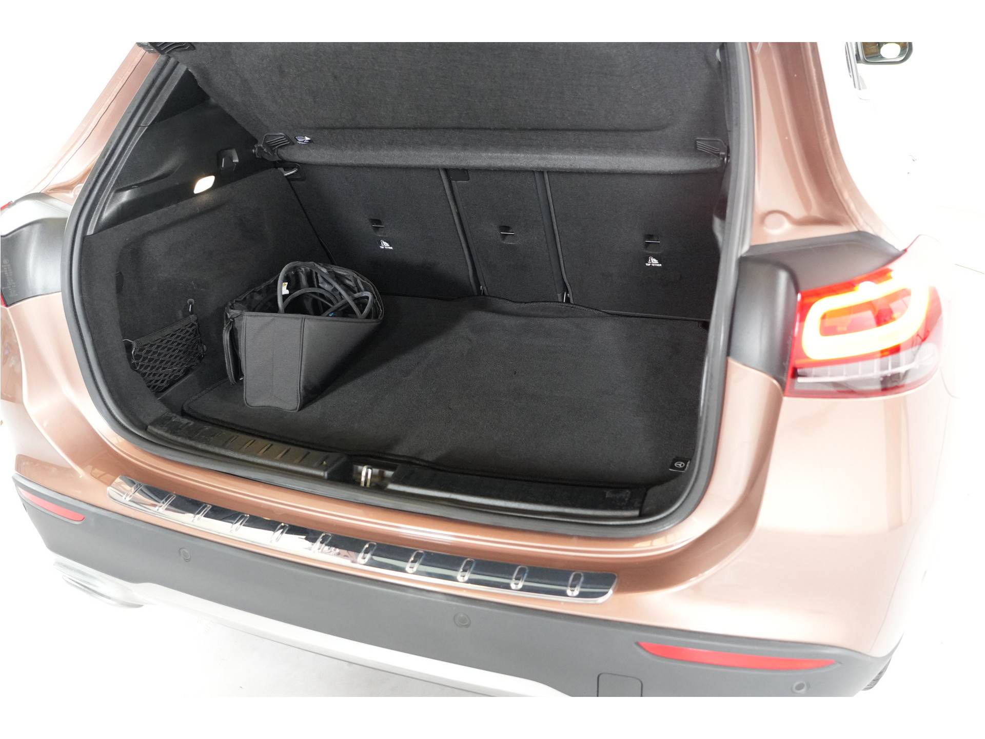 Mercedes-Benz GLA-klasse 250 e AMG Line 218 pk PHEV | SOH 94% | Pano | Camera | Ambient | Digi dash |