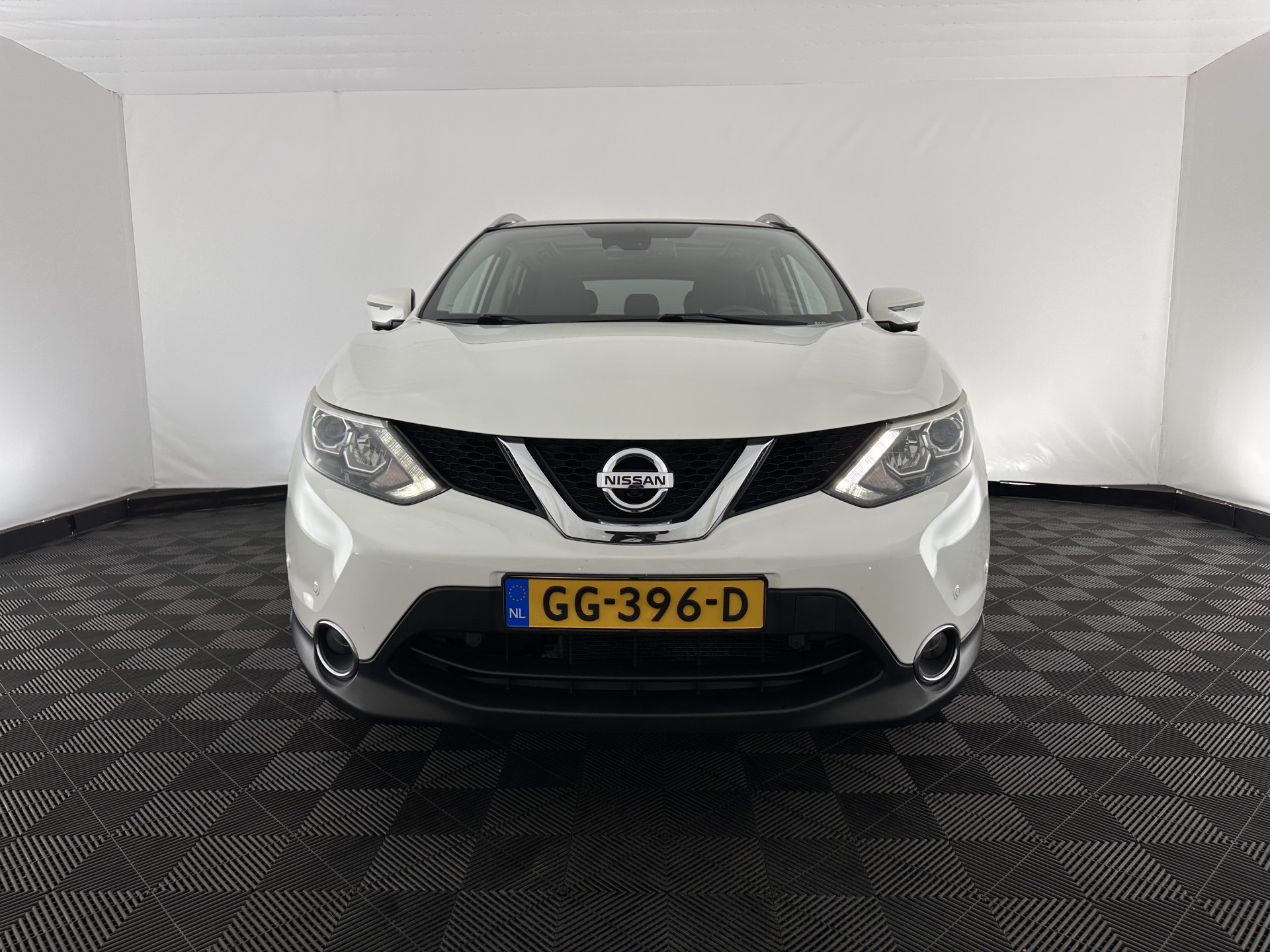 Nissan Qashqai 1.2 Tekna *PANO | FULL-LEATHER | TOP-VIEW | BLIND-SPOT | NAVI-FULLMAP | HEATED-COMFORTSEATS | KEYLESS | DAB+ | PRIVACY-GLASS | 19''ALU | TOWBAR*