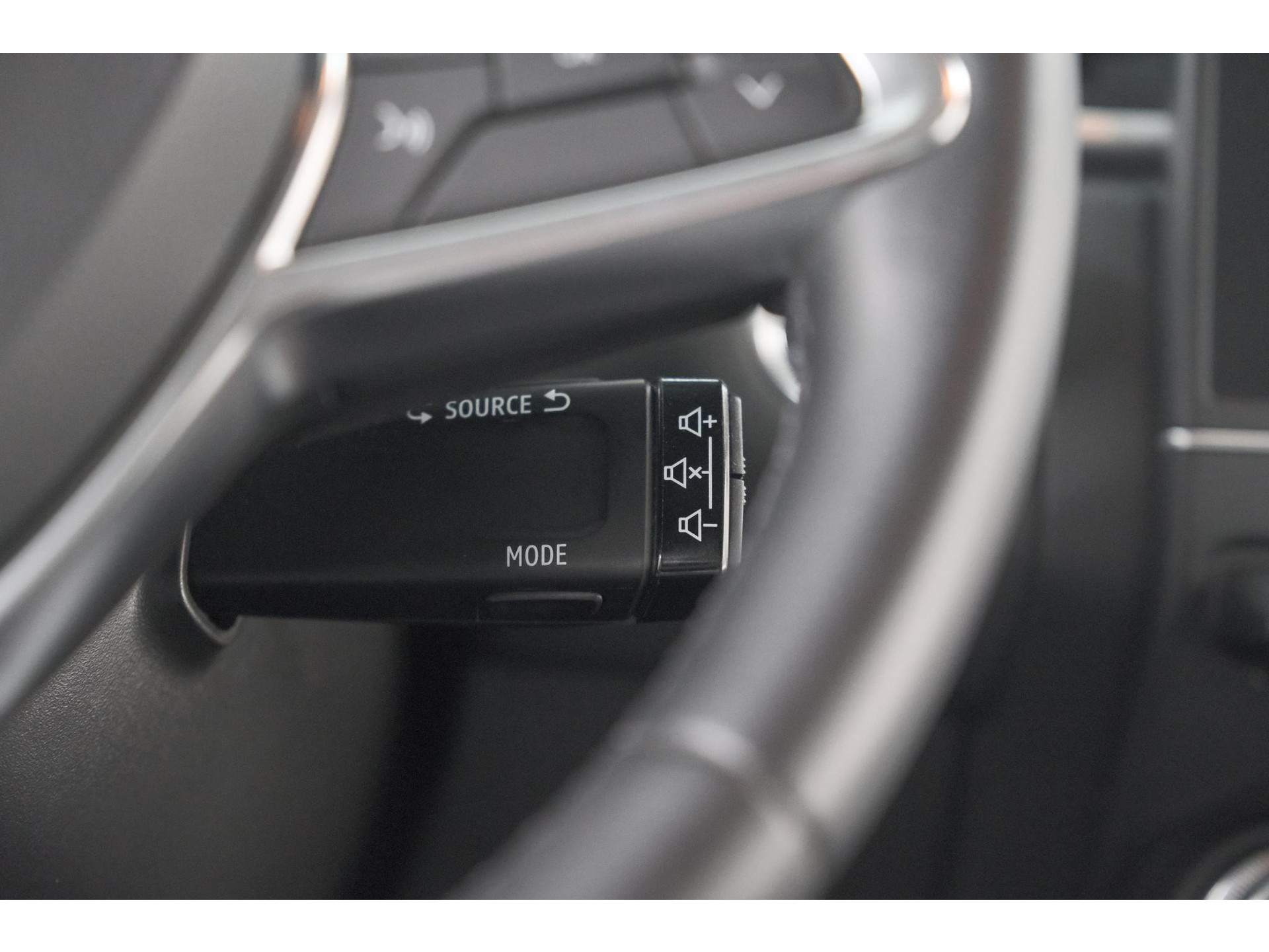 Renault Captur 1.6 E-Tech Plug-in Hybrid 160 Business | Parkeersensoren | Apple Carplay | Navigatie | Climate Control