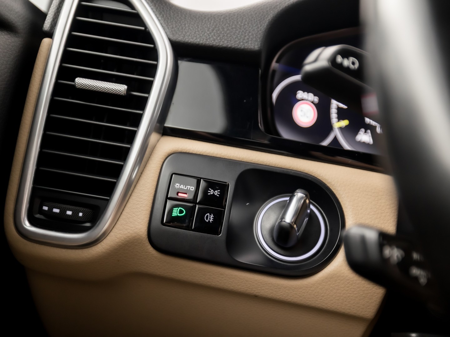 Porsche Cayenne 3.0 E-Hybrid Sport 463Pk (SPORTCHRONO PAKKET, LUCHTVERING, SOH 95%, BLACK PACK, APPLE CARPLAY, MEMORY SEATS, STOELVERWARMING, GETINT GLAS, CAMERA, NIEUWSTAAT)