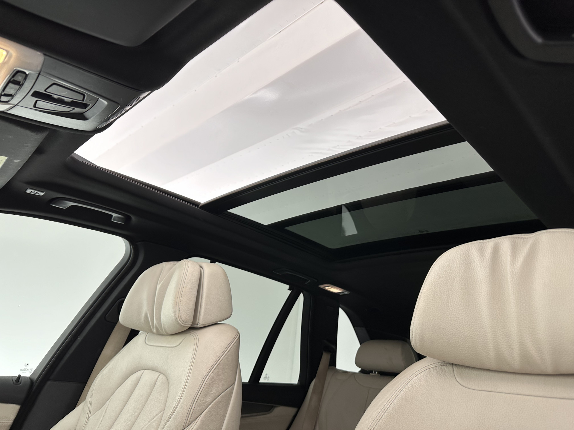 BMW X5 xDrive40e *MOTOR DEFECT* i-Performance High Exec. M-Sportpack Aut. *PANO | HEAD-UP | DAKOTA-FULL-LEATHER | FULL-LED | COMFORT-SEATS | MEMORY-PACK | HIFI-SOUND | CAMERA | KEYLESS | NAVI-FULLMAP | SHIFT-PADDLES | SPORT-SEATS | 20''ALU*