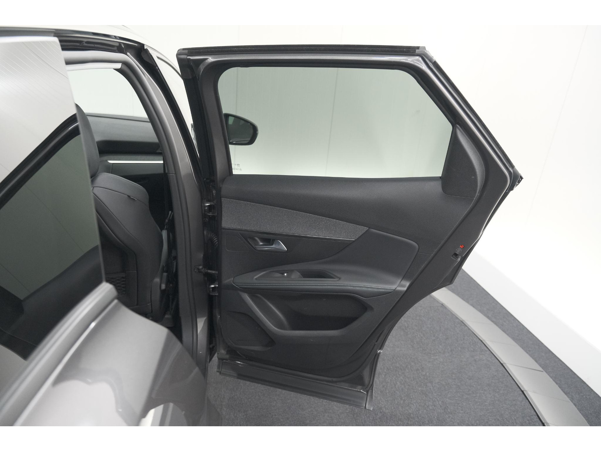 Peugeot 3008 PureTech 130 EAT8 Allure | Camera | Adaptieve Cruise Control | Elektrische Kofferklep