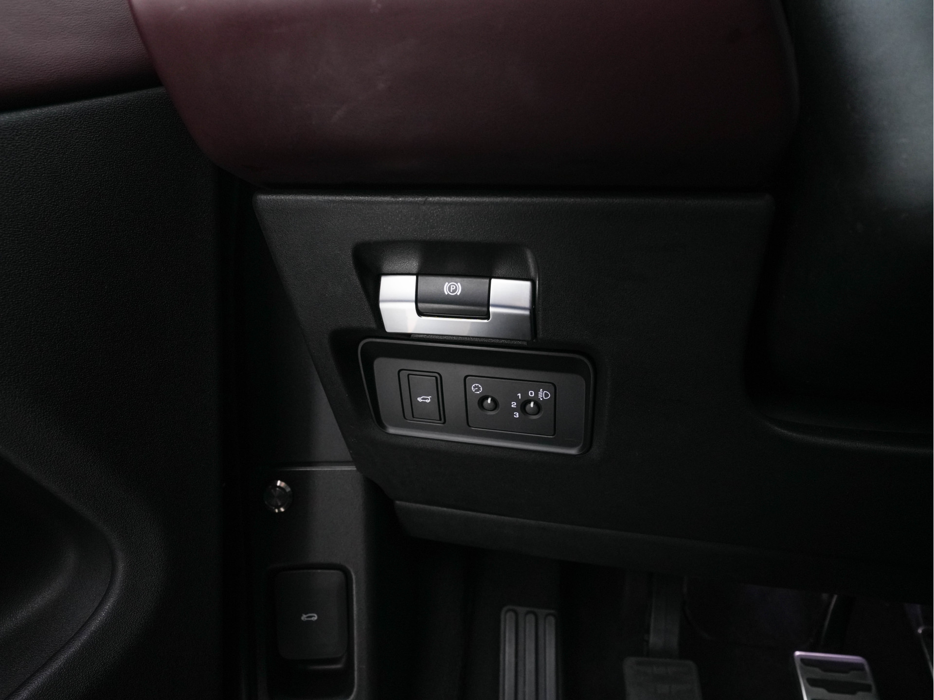 Land Rover Range Rover Evoque 2.0 D150 R-Dynamic *PANO | LEATHER | FULL-LED | NAVI-FULLMAP | CAMERA | KEYLESS | ECC | TOPVIEW | CARPLAY | HEATED-COMFORTSEATS | PDC | CRUISE | PRIVACY-GLASS | 20''ALU*