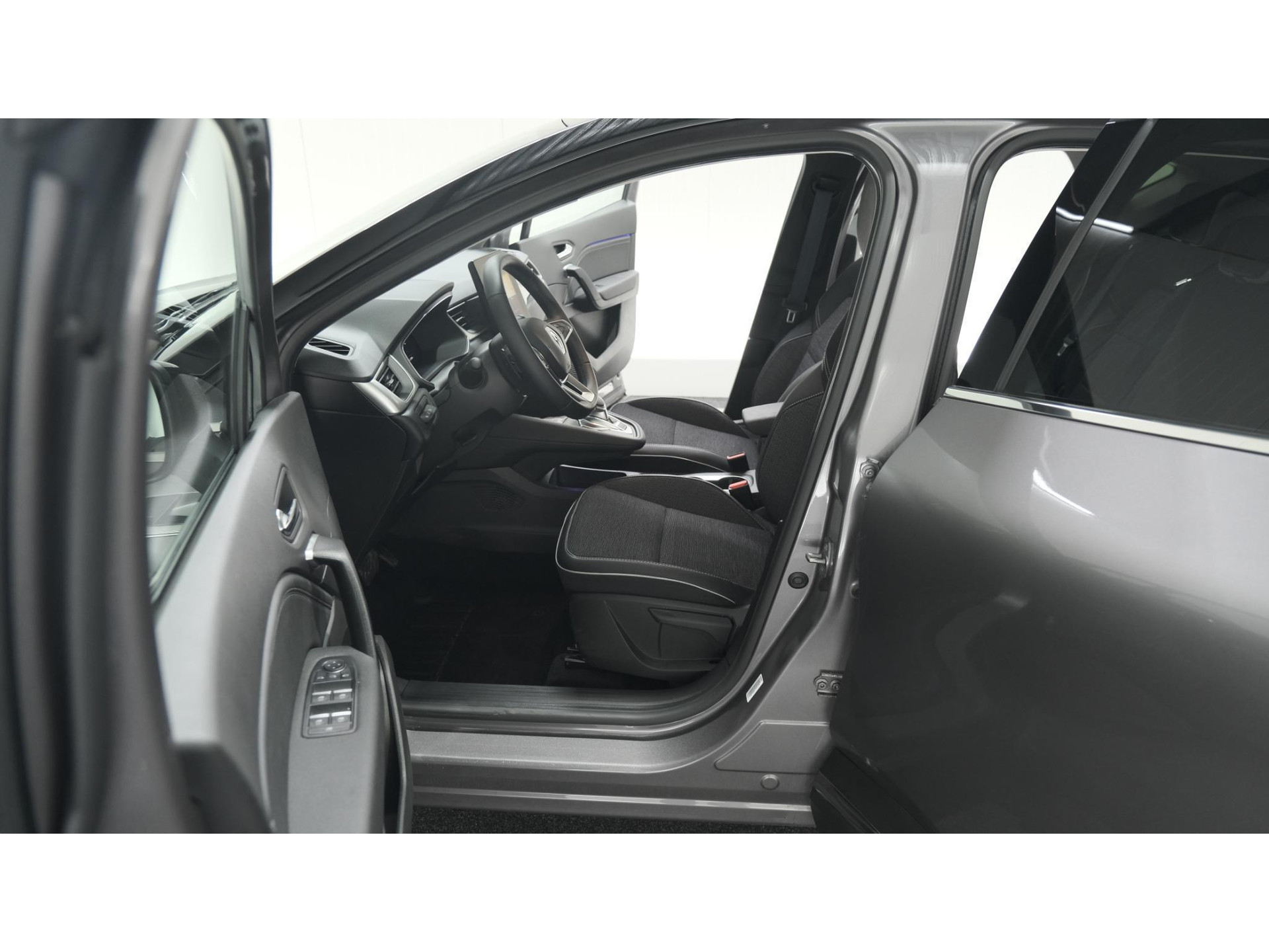 Renault Captur Mild Hybrid 140 EDC Techno | 360 Camera | 9.3 Inch Grootscherm | Stoelverwarming | Apple Carplay | 18 Inch Lichtmetalen Velgen