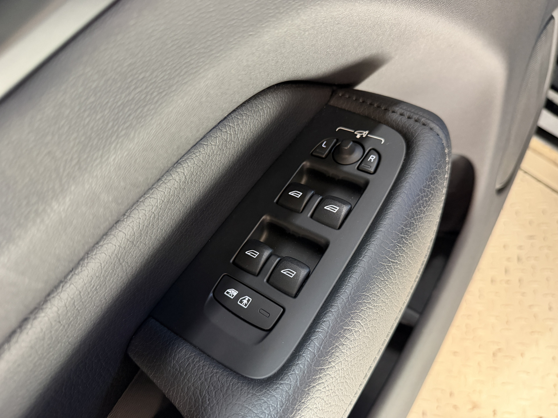 Volvo XC60 2.0 Recharge T8 AWD Inscription | Panoramadak | Elektr. trekhaak | Harman/Kardon | Camera | Stoel/stuurverwarming | Adapt. cruise