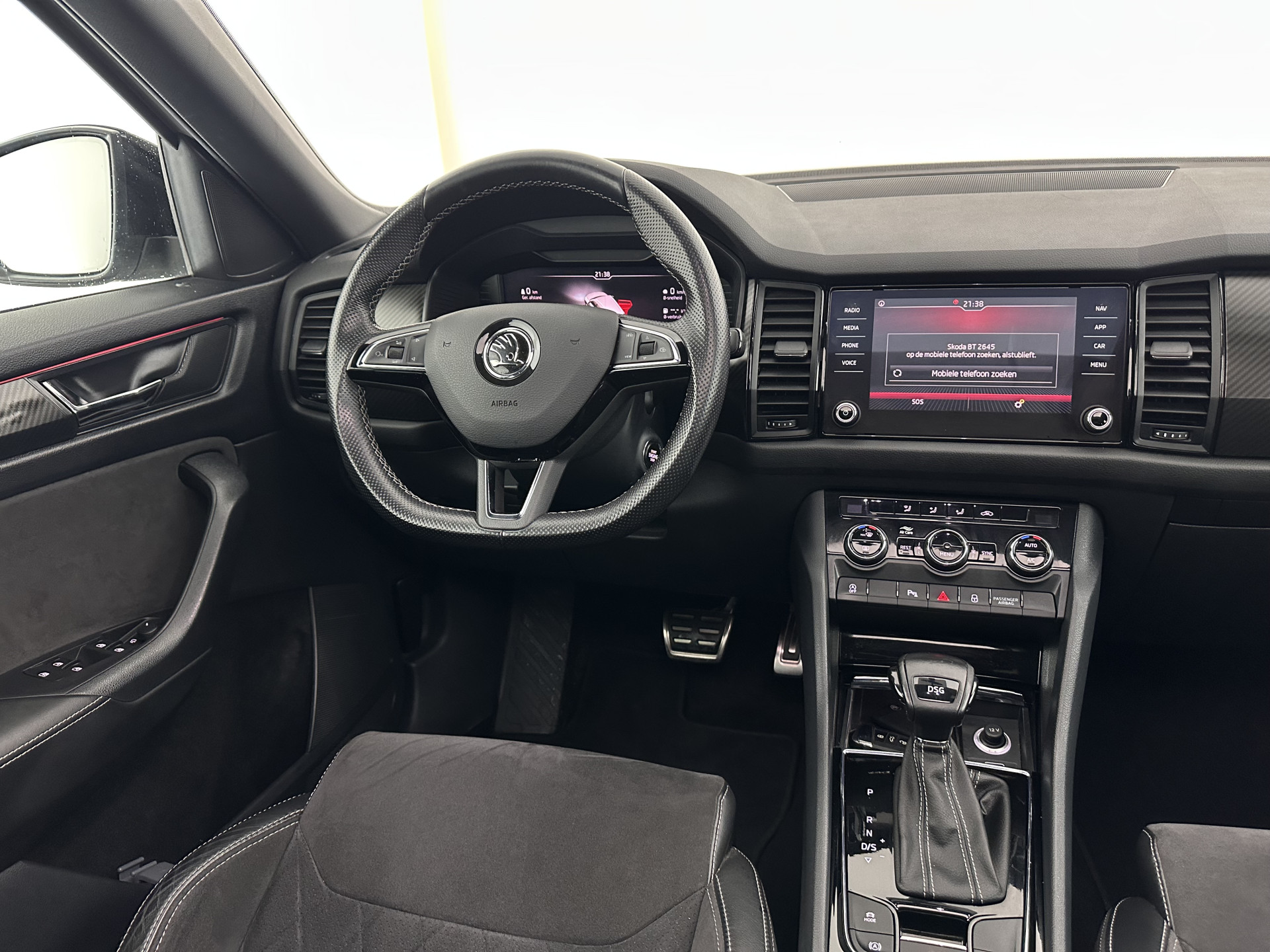 ŠKODA Kodiaq 1.5 TSI Sportline Business (INCL-BTW) Aut. *PANO | LEATHER-MICROFIBRE | FULL-LED | MEMORY-PACK | DIGI-COCKPIT | NAVI-FULLMAP | CAMERA | DAB+ | AMBIENT-LIGHT | KEYLESS | DAB+ | CARPLAY | PRIVACY-GLASS | 20"ALU*