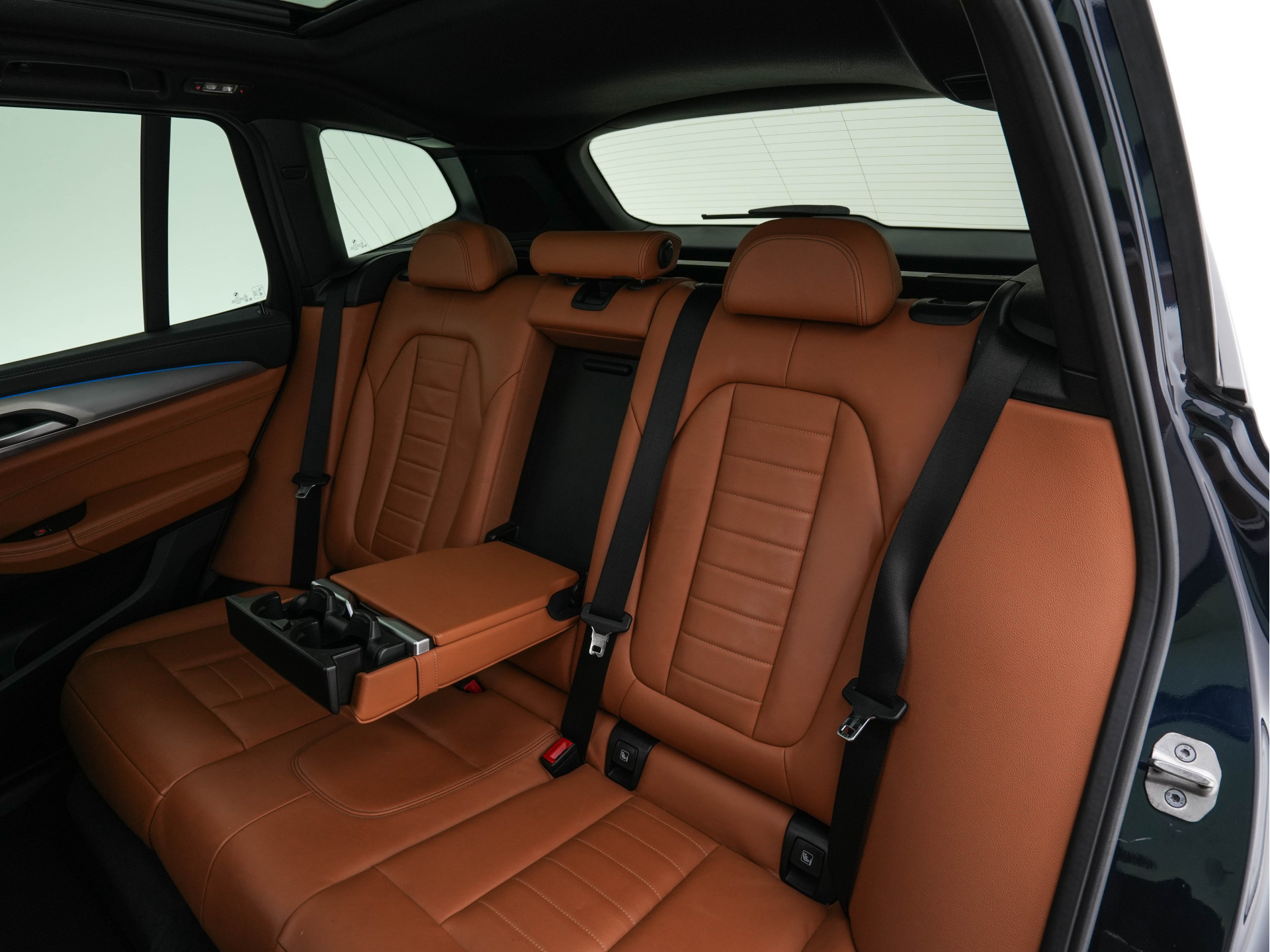 BMW iX3 High Executive 80 kWh [ 3-Fase ] {SOH-98%} (INCL-BTW) Aut. *PANO | LEATHER | HARMAN/KARDON | FULL-LED | BLINDSPOT | MEMORY-PACK | DIGI-COCKPIT | HEATED-SPORTSEATS | KEYLESS | TOPVIEW | DAB+ | NAVI-FULLMAP | HEAD-UP | ...