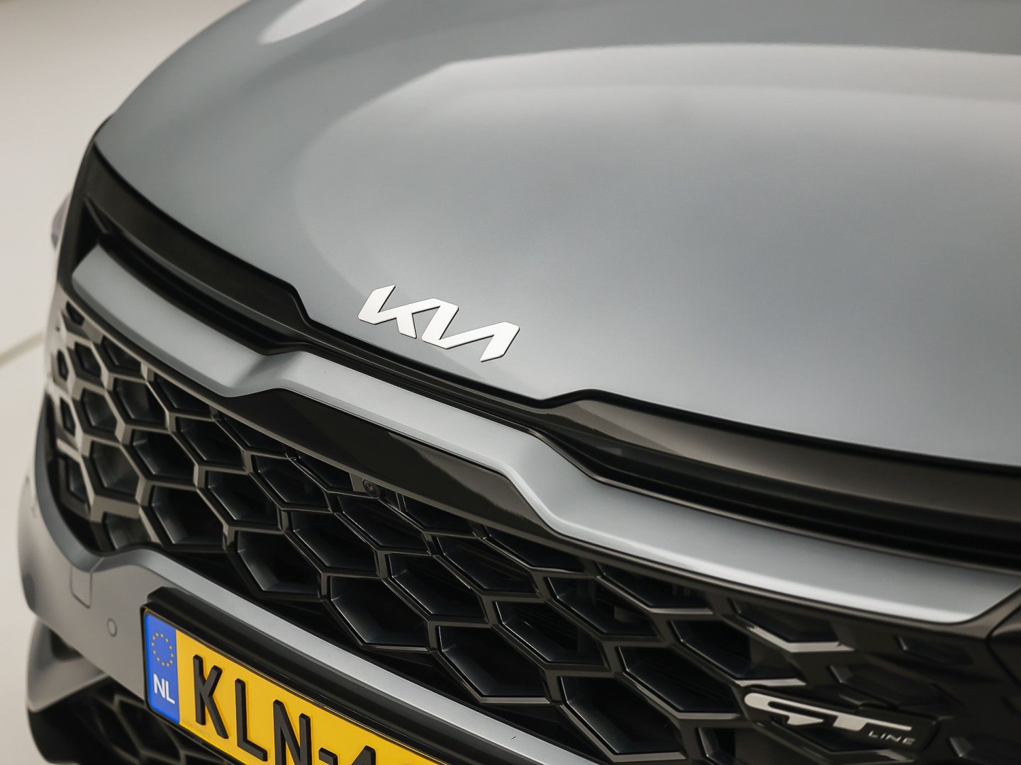 Kia Sportage 1.6 T-GDi MHEV GT-Line Edition Automaat 150Pk (PANORAMADAK, APPLE CARPLAY, STOELKOELING/VERWARMING, 360 CAMERA, ELEK BESTUURDERSSTOEL, LM VELGEN, NIEUWE APK, NIEUWSTAAT)