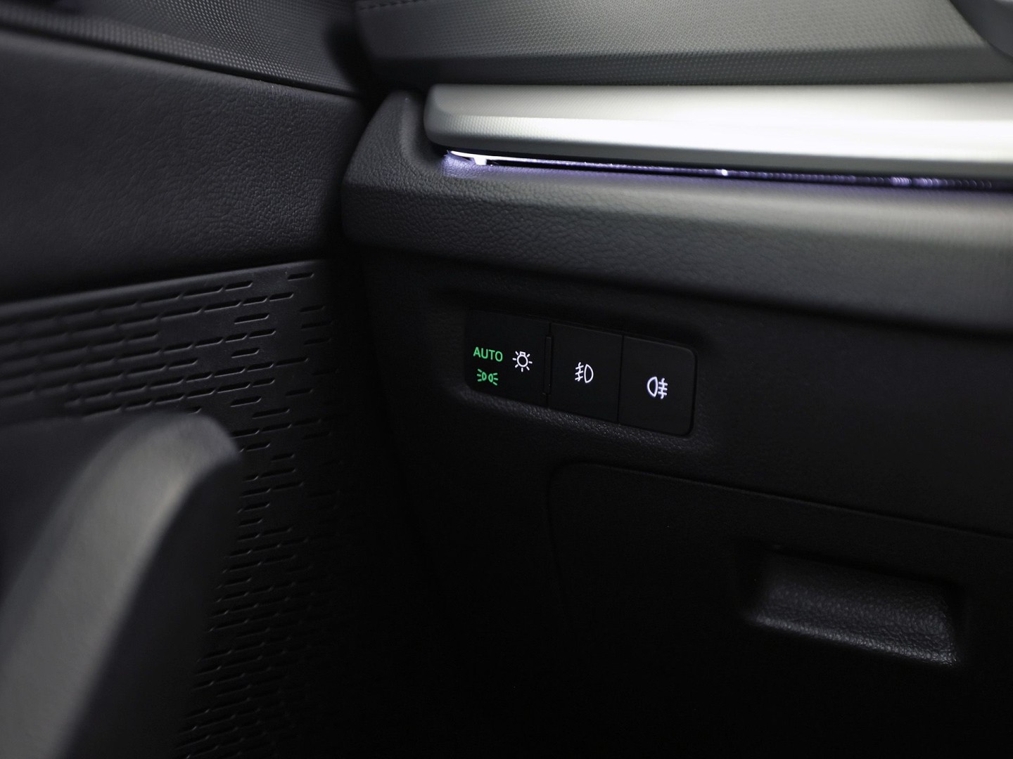 Škoda Octavia Combi 1.0 TSI Sport (KUIPSTOELEN, 1e EIGENAAR, APPLE CARPLAY, GROOT NAVI, GETINT GLAS, ZWART HEMEL, KEYLESS, NIEUWSTAAT)