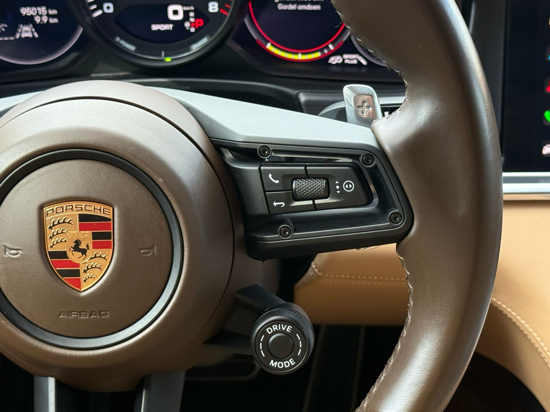 Porsche Panamera 2.9 4 E-Hybrid Platinum Edition | 2E EIGENAAR | 3/6/12MND GARANTIE | ACC | PANO | HUD | CARPLAY | SFEER | 360 CAMERA | BOMVOL | SOFTCLOSE |
