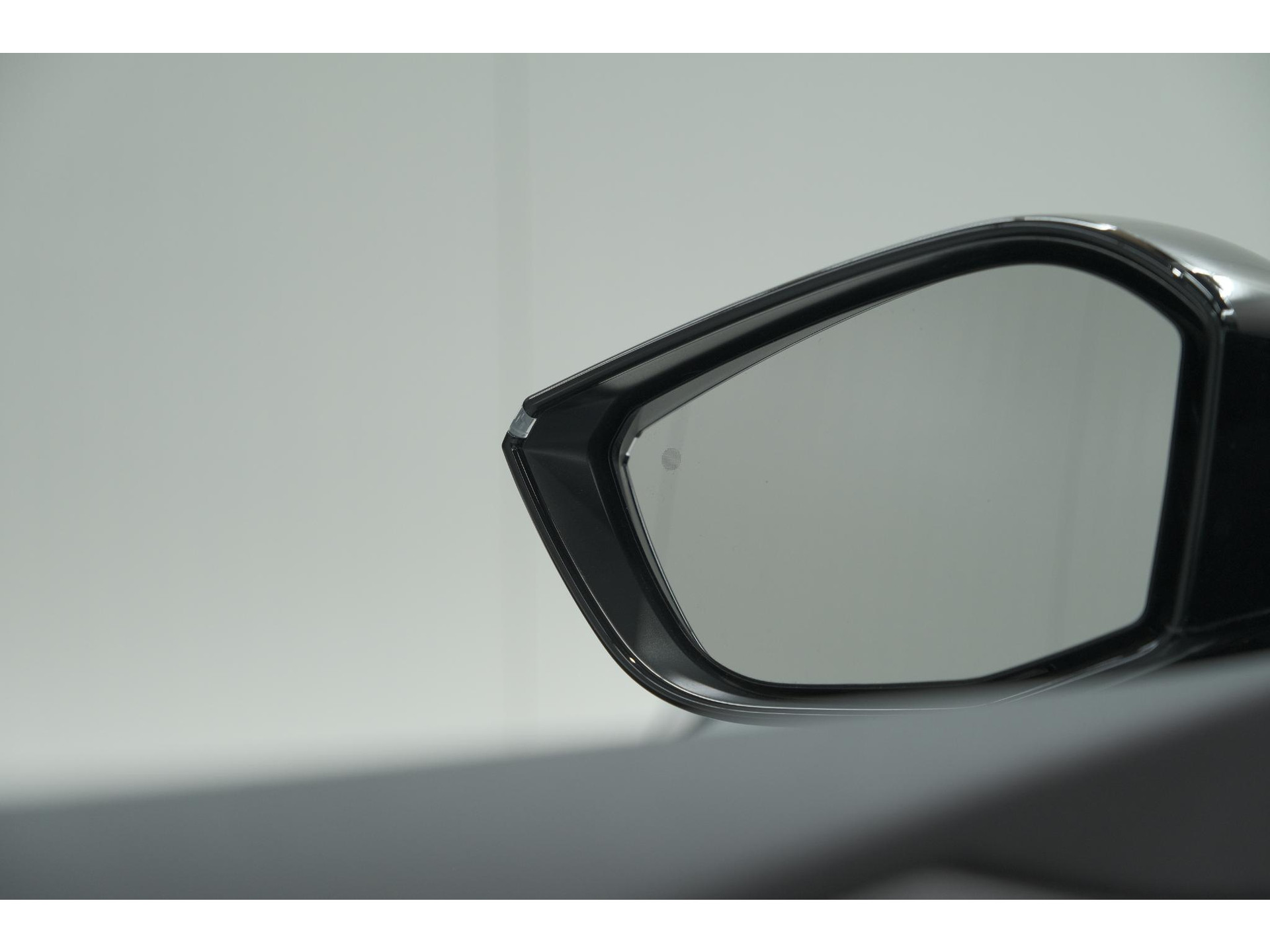 Peugeot 308 SW 1.6 Plug-in Hybrid 180 Allure | 360 Camera | Adaptieve Cruise Control | Navigatie | Apple Carplay