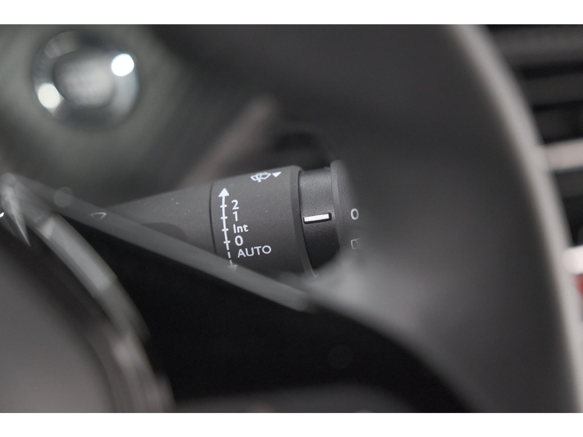 Peugeot e-2008 EV Allure Avantage 54 kWh | 11 KW Laadfunctie | Parkeersensoren | Apple Carplay