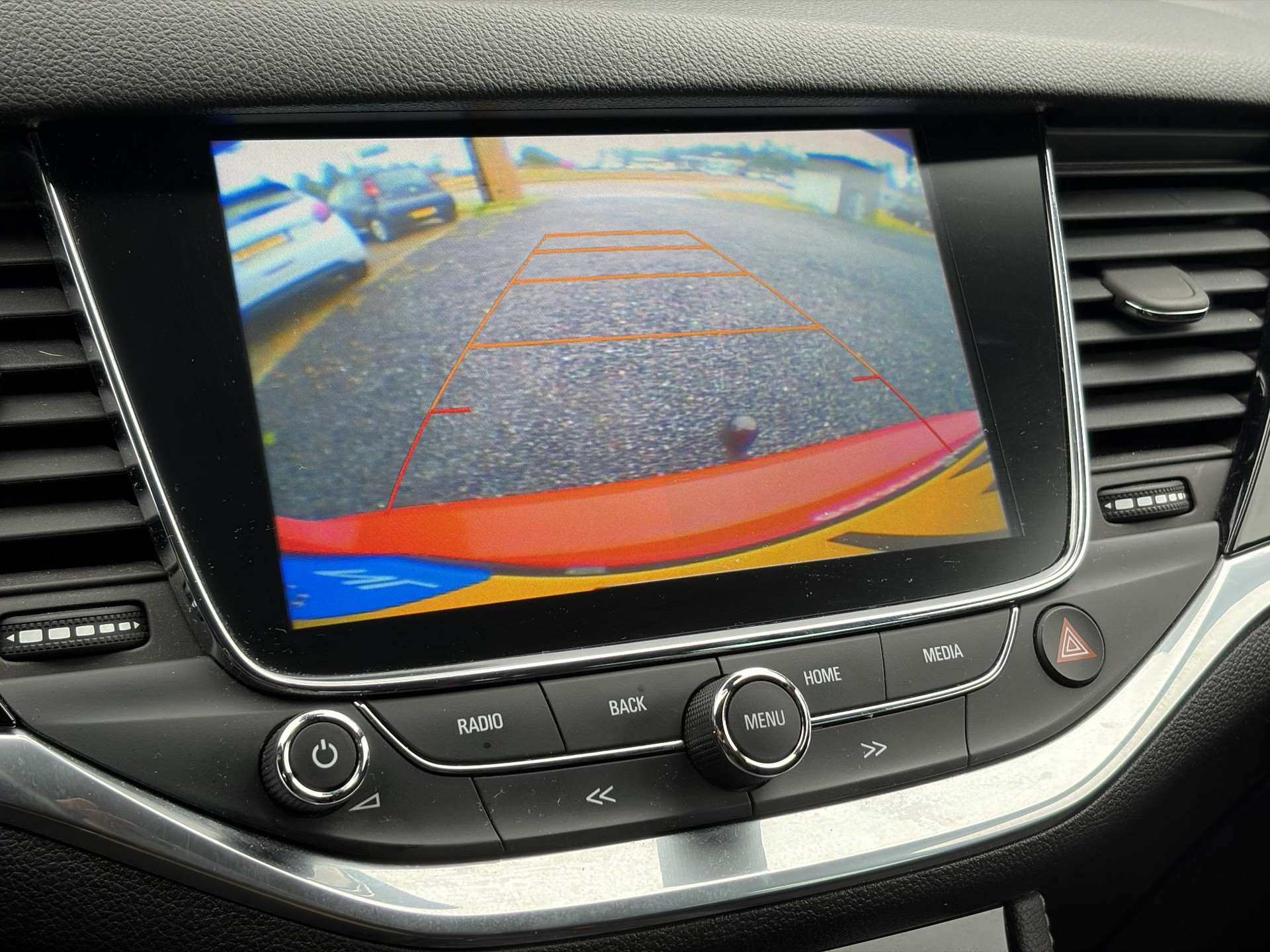 Opel Astra Sports Tourer 1.4 Innovation Dealer Onderhouden l 150pk l Carplay l 2e Eigenaar l Camera l Trekhaak l Keyless l Navi l Halfleder l Pdc V+A l 6 Bak l Clima l Cruise l Rijstrooksensor l Dodehoeksensor l N.A.P l Apk tot 01-2027