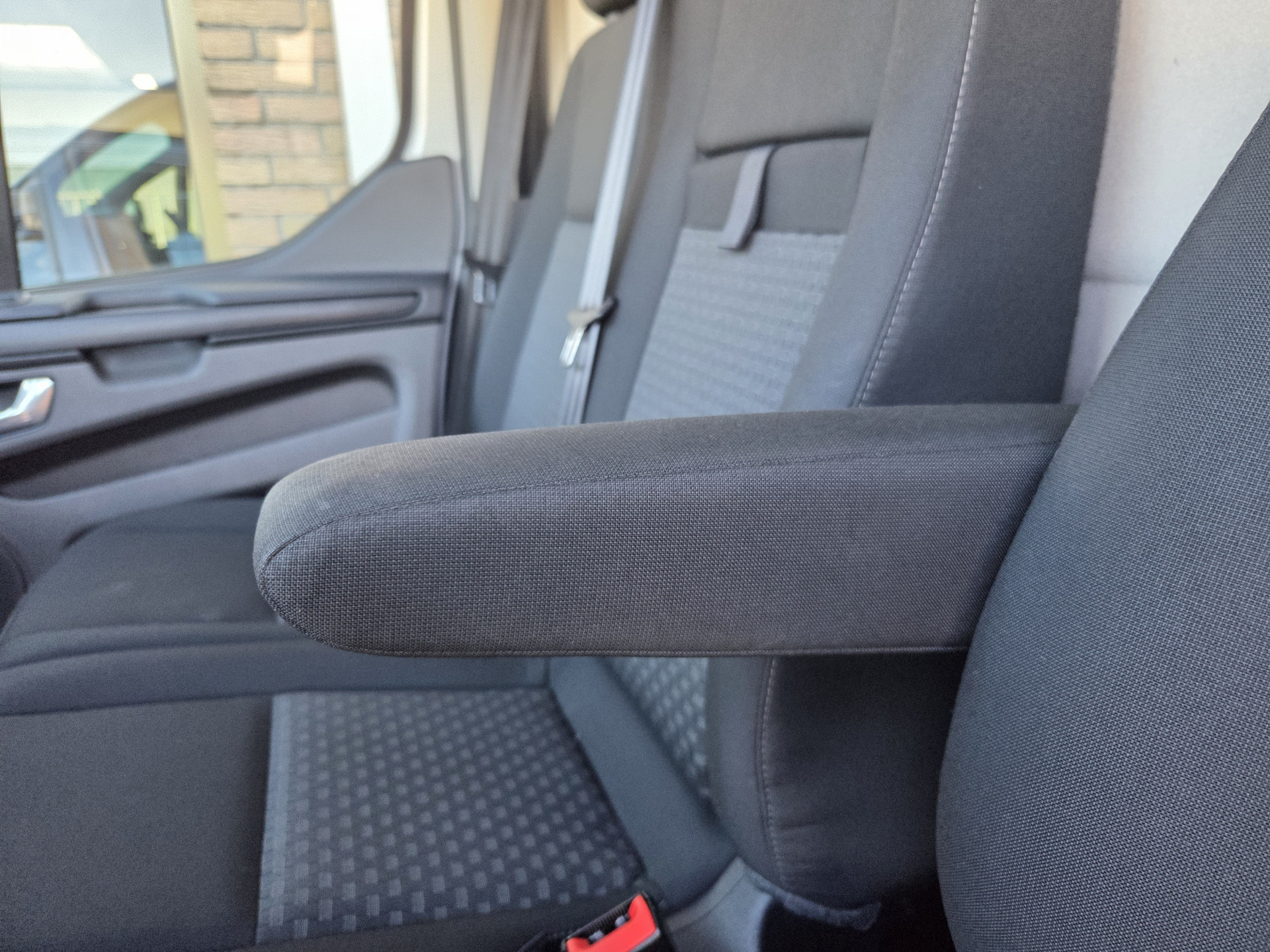 Ford Transit Custom 2.0 TDCI Automaat  Trend Airco Cruisecontrol Navi Trekhaak Verwarmde stoel