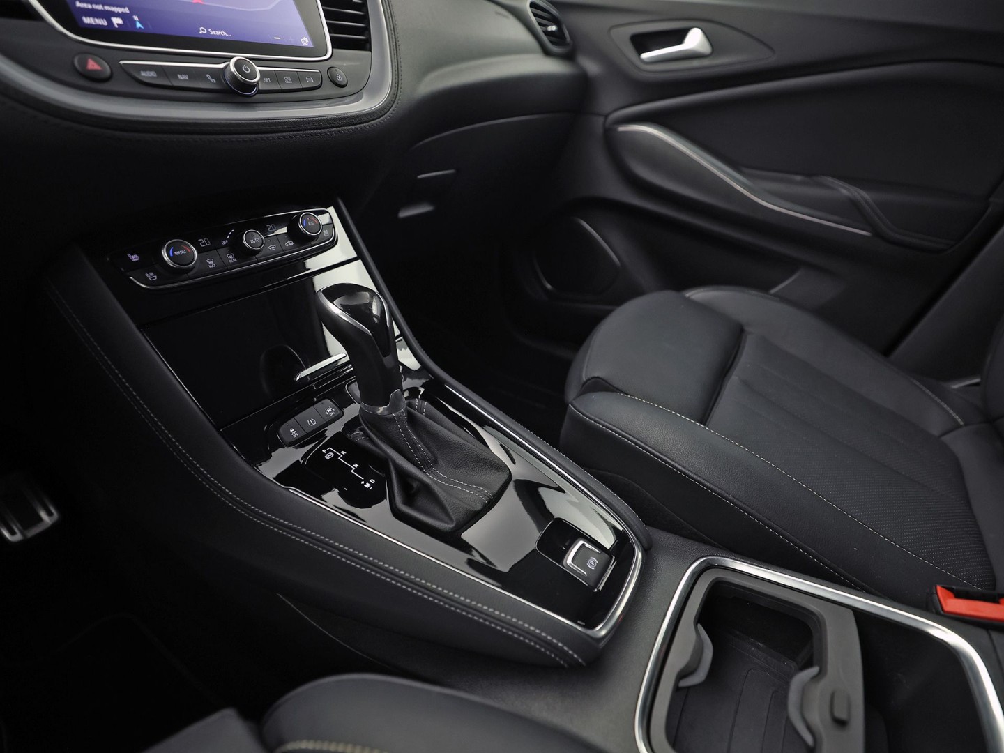 Opel Grandland X 1.2 Turbo Ultimate Sport Automaat (APPLE CARPLAY, MEMORY SEAT, STOELVERWARMING/KOELING, 360 CAMERA, STUURWIEL VERWARMD, KEYLESS, GETINT GLAS, NIEUWSTAAT)