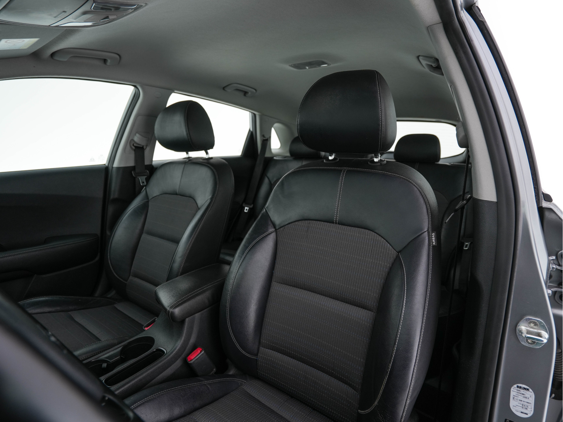 Kia Niro 1.6 GDi Hybrid ExecutiveLine Eco-Hybrid (INCL-BTW) Aut. *LEATHER-FABRIC | NAVI-FULLMAP | KEYLESS | CAMERA | COMFORTSEATS | DIGI-COCKPIT | LANE-ASSIST | ECC | CARPLAY | PDC | TOWBAR | 16''ALU*