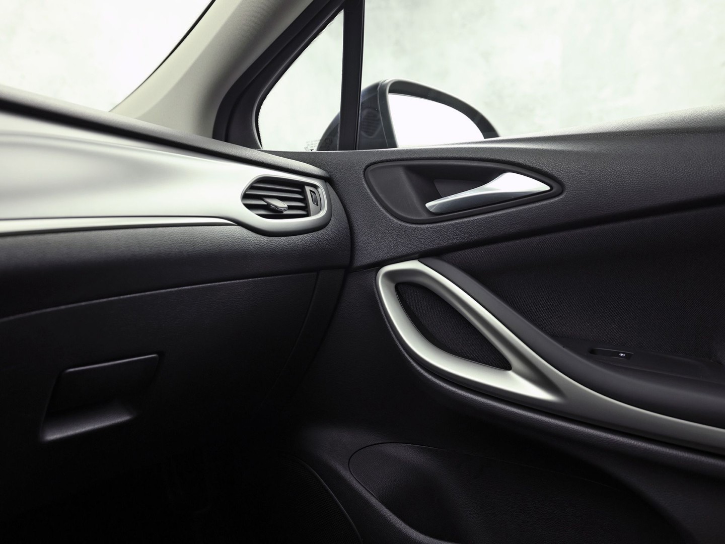 Opel Astra Sports Tourer 1.2 Sport (APPLE CARPLAY, NAVIGATIE, CRUISE, TREKHAAK, SPORTSTOELEN, PARKEERSENSOREN, NIEUWSTAAT)