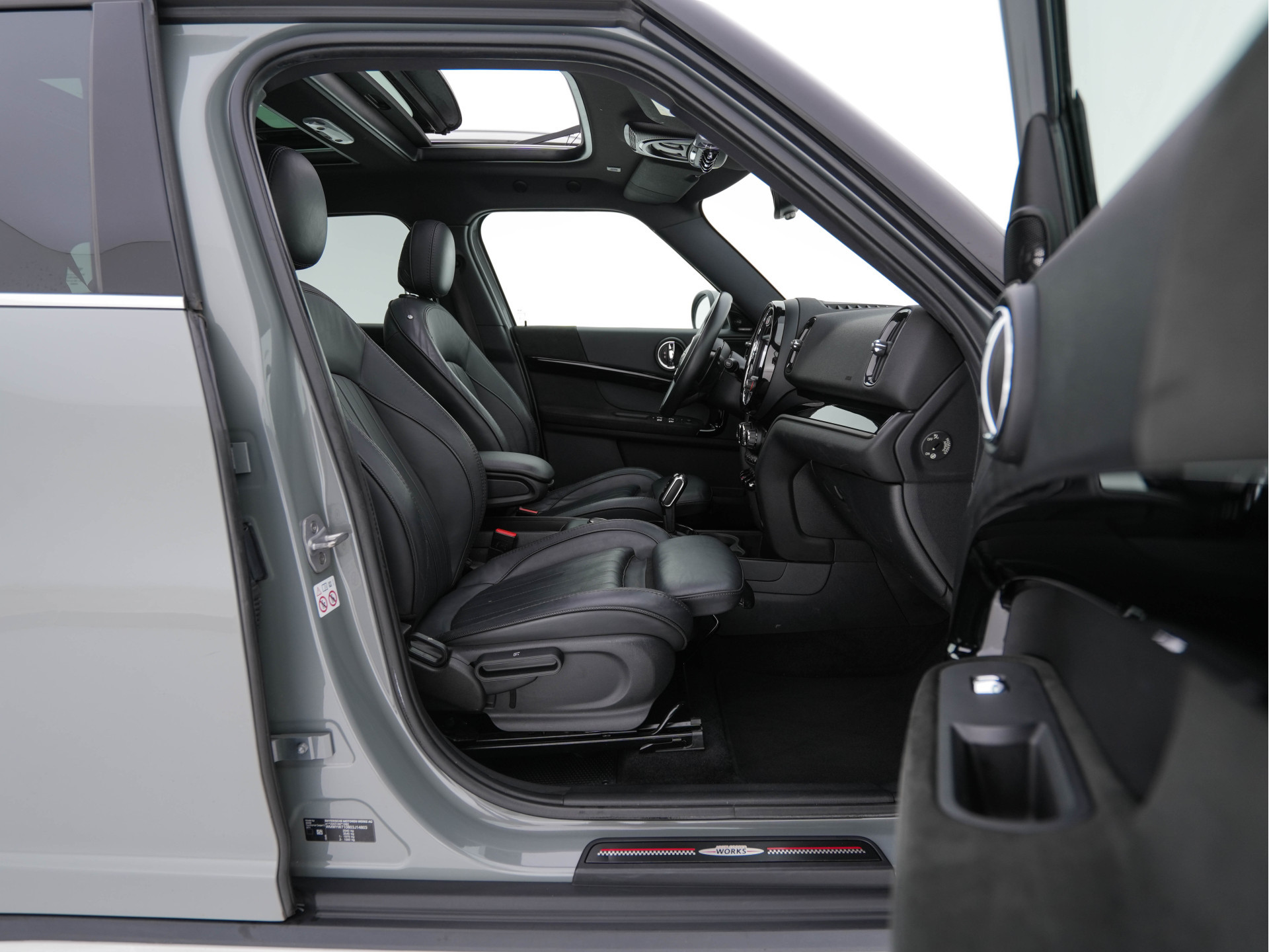 MINI Mini Countryman 2.0 Cooper S Knightsbridge Edition JCW-Sportpack Aut. *PANO |  LEATHER | FULL-LED | HARMAN/KARDON-AUDIO | HEATED-SPORTSEATS | KEYLESS | CAMERA | AMBIENT-LIGHT | NAVI-FULLMAP | HEAD-UP | PRIVACY-GLASS | SHIFT-PADDLES | 18''ALU*