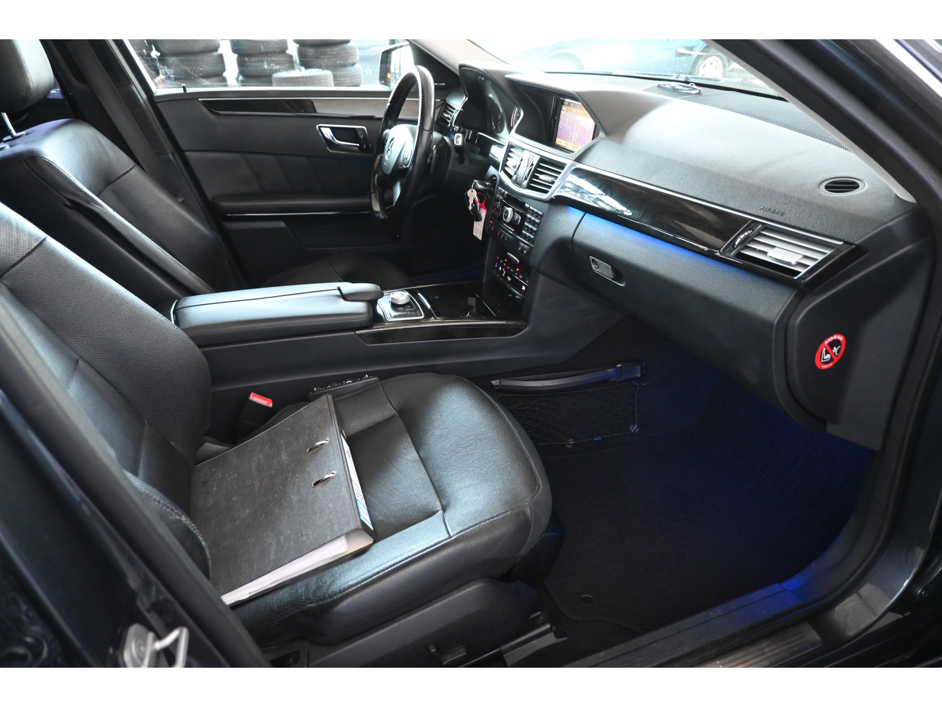 Mercedes-Benz E-klasse 500 Elegance V8 Automaat Clima Panoramadak Trekhaak PDC Stoelverwarming Cruise control Goed Onderhouden! Inruil Mogelijk!