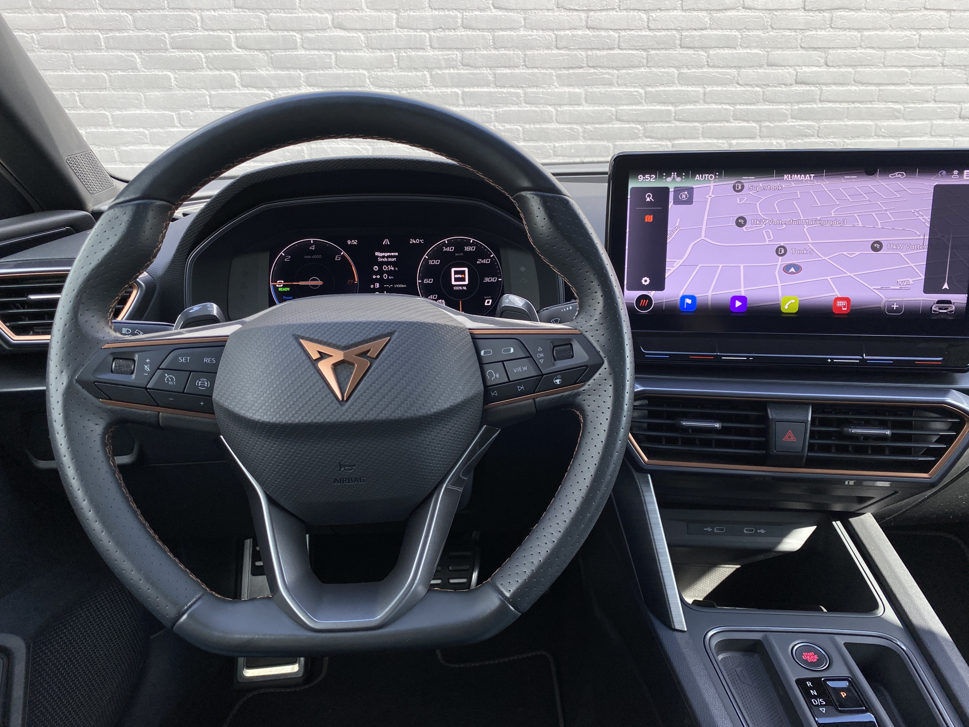 CUPRA Leon Sportstourer 1.4 e-Hybrid VZ Performance 245 pk | 1e eigenaar | dealer onderh. | panoramadak | elektr. a. klep | kuipstoelen