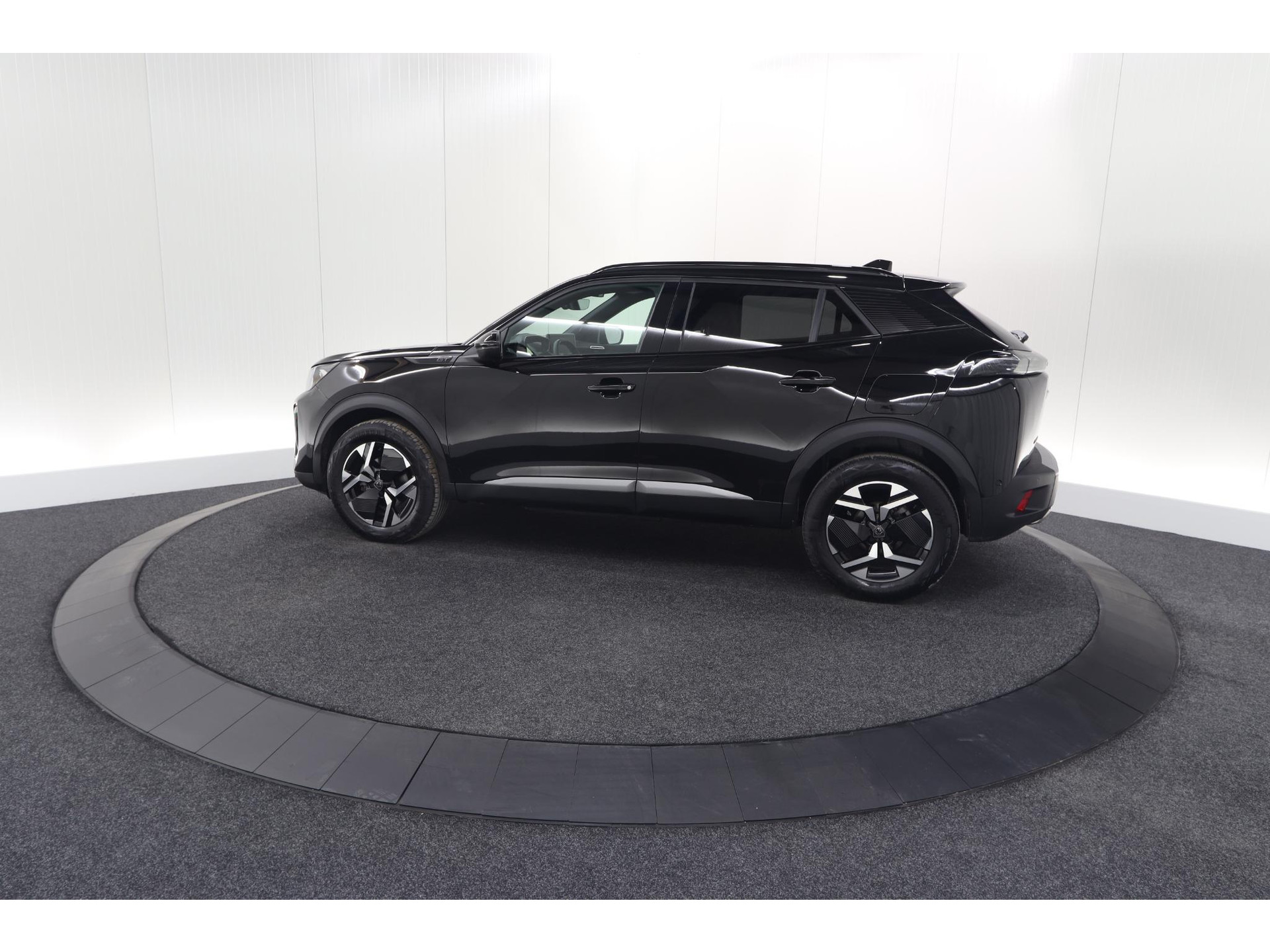 Peugeot 2008 PureTech 130 EAT8 GT | 360 Camera | Adaptieve Cruise Control | Stoelmassage | Apple Carplay
