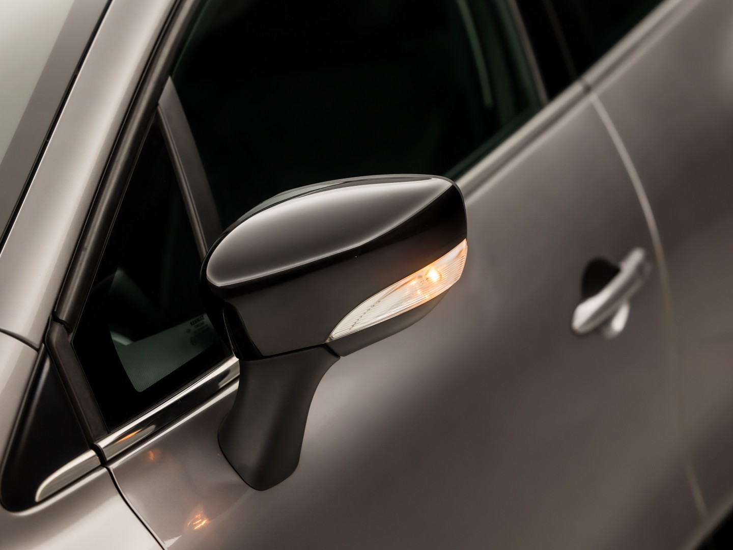 Renault Clio Estate 0.9 TCe Dynamic Sport (NAVIGATIE, LM VELGEN, GETINT GLAS, SPORTSTOELEN, CRUISE, PARKEERSENSOREN, NIEUWE APK, NIEUWSTAAT)