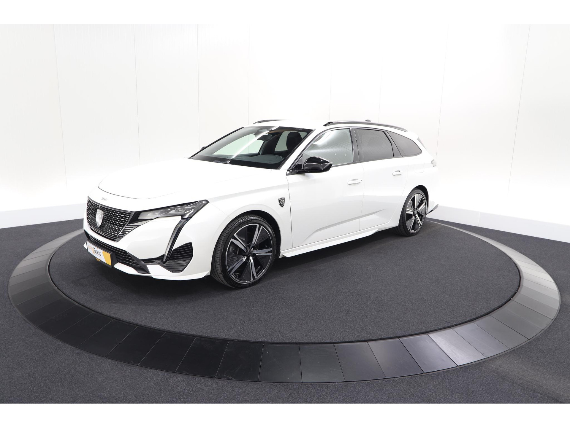 Peugeot 308 SW 1.6 HYbrid 180 GT Pack Business | Trekhaak | 360 Camera | Adaptieve Cruise Control | Elektronische Kofferklep
