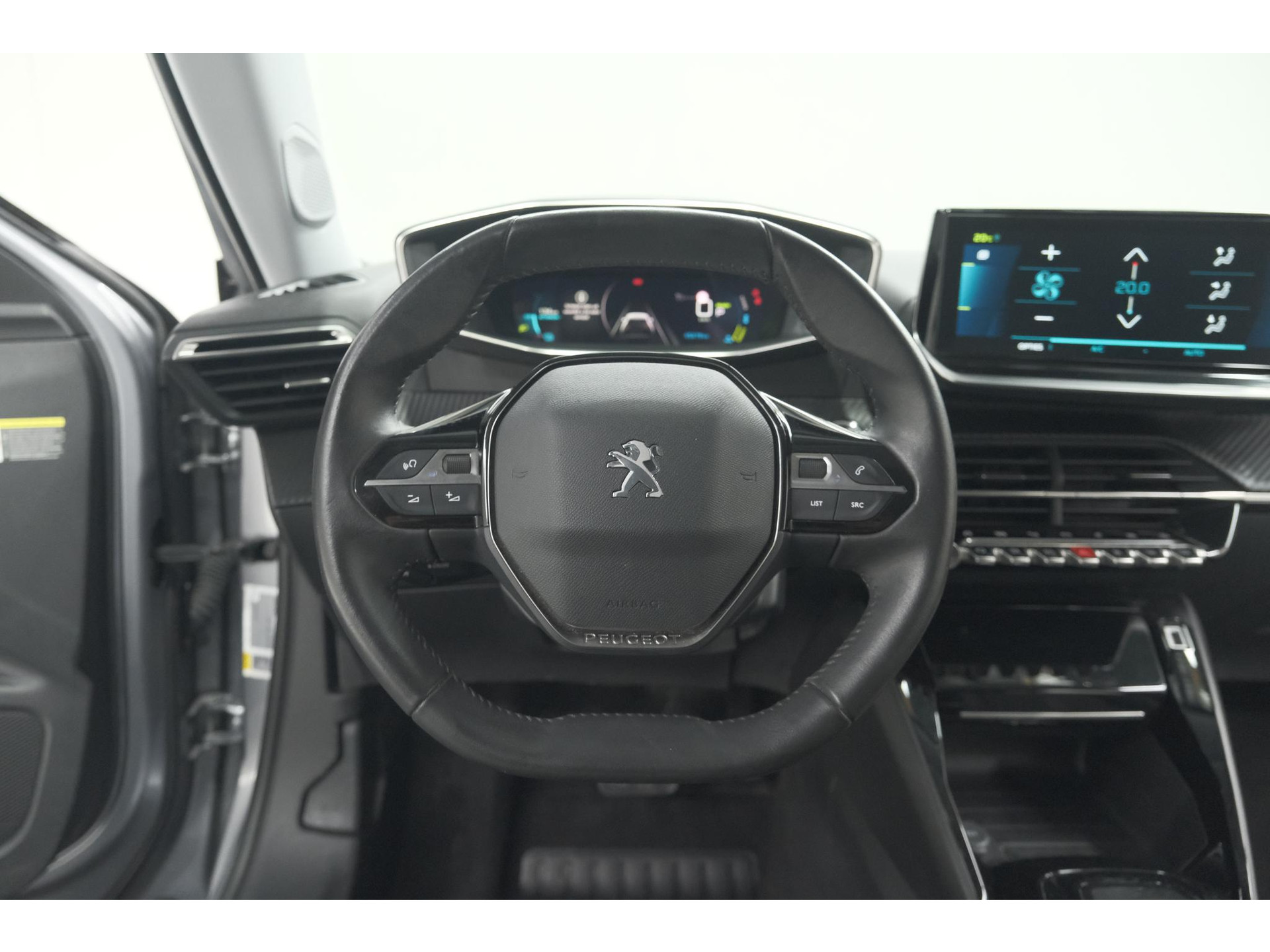 Peugeot e-2008 EV Allure Pack 50 kWh | 3 Fase Laadfunctie | Camera | Navigatie | Parkeersensoren | Apple Carplay