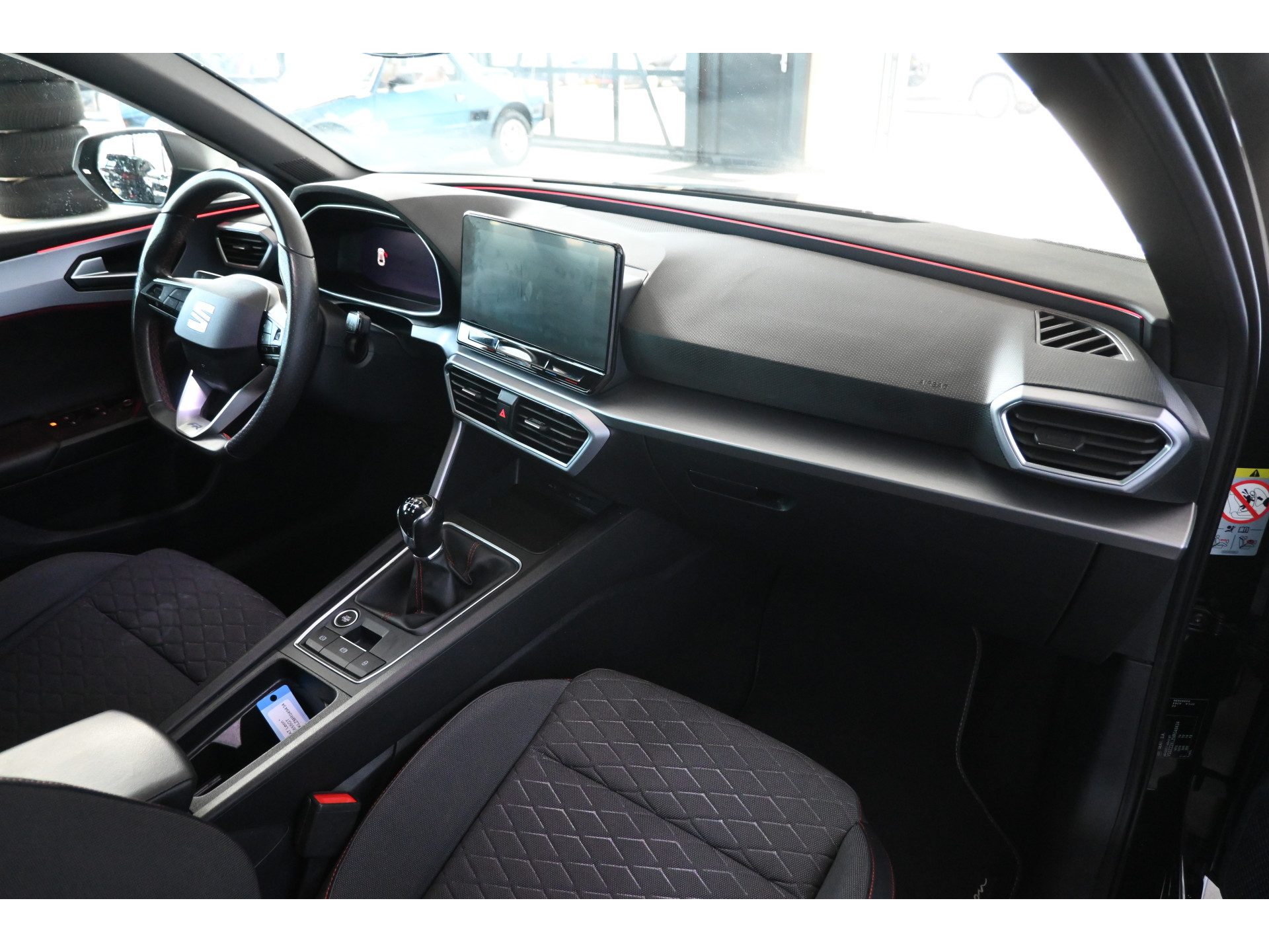 SEAT Leon 1.5 TSI FR Launch Edition Clima Navigatie Carplay Virtual LED Rijklaarprijs! Inruil Mogelijk!