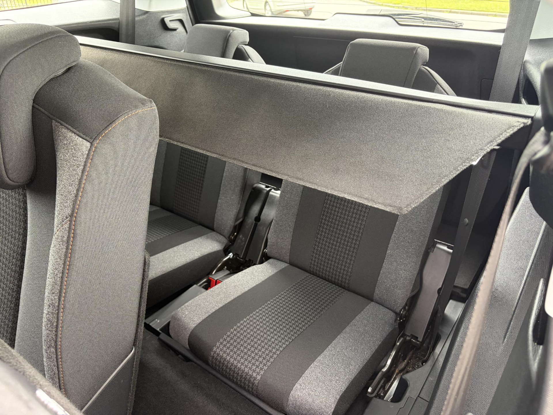 Peugeot 5008 1.2 PureTech Active 1e Eigenaar,D-riem 12-2023,Trekhaak,7 Persoons,6 Bak,Carplay,Clima,Cruise,131pk,Pdc,Dealer Onderhouden,N.A.P,Apk tot 05-2027