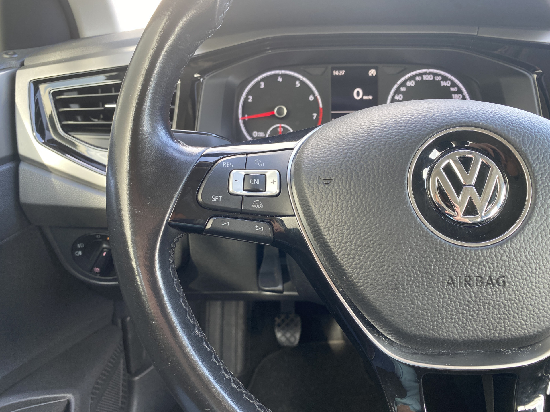 Volkswagen Polo 1.0 Comfortline | apple carplay - android auto | airco | cruise control | bluetooth | lichtsensor | NL auto