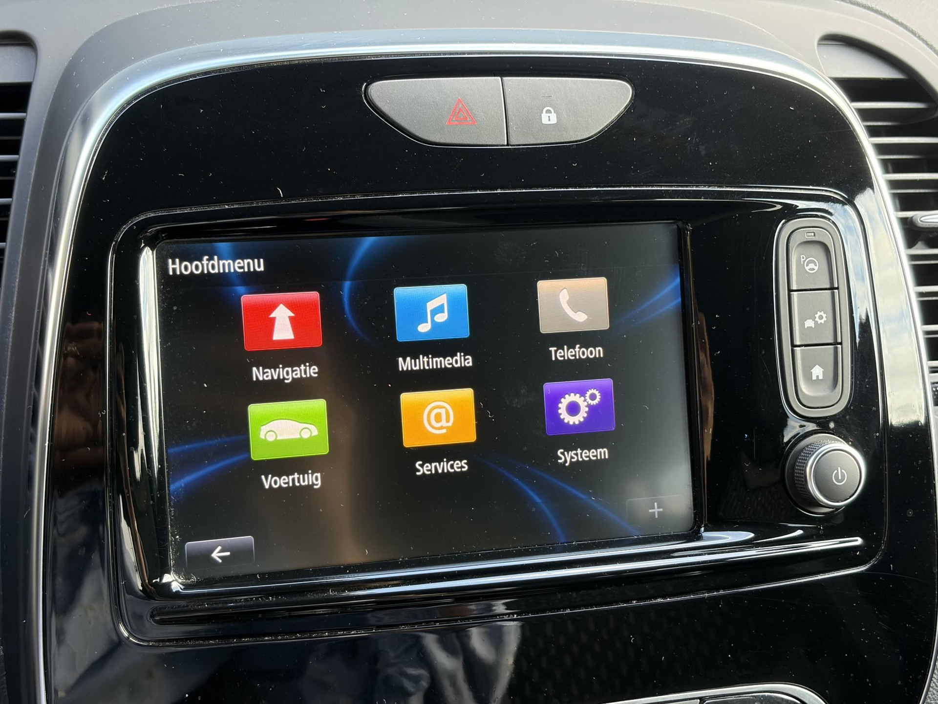 Renault Captur 0.9 TCe Intens ✓1e Eigenaar✓Camera ✓Keyless✓Airco✓Cruise✓Dealer Onderhouden✓LED koplampen✓Dodehoeksensor✓17'' Lm velgen✓Pdc V+A✓N.A.P✓Bj 12-2017✓Apk tot 01-2027