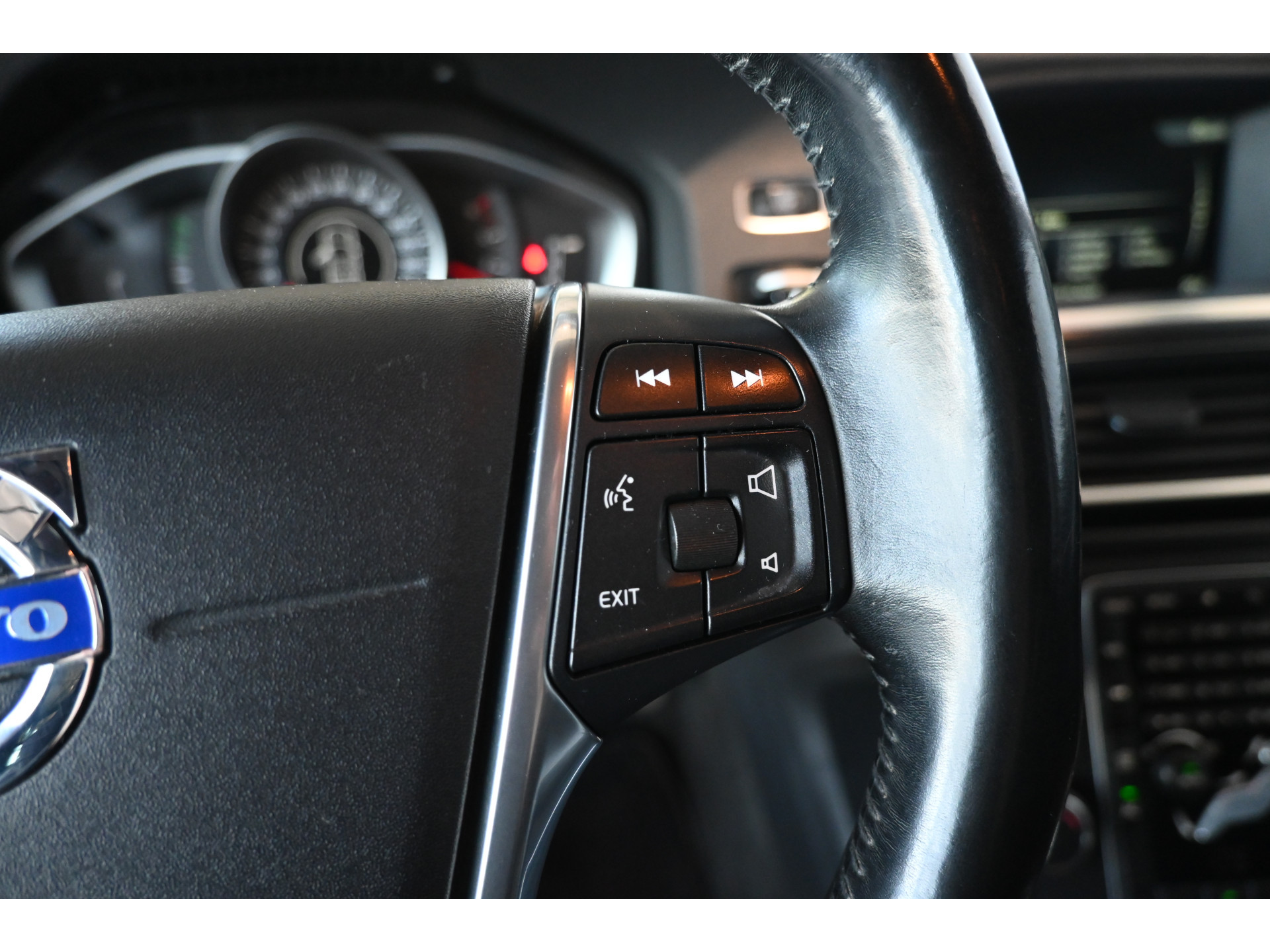 Volvo V60 1.6 D2 Summum Automaat Clima Navigatie Trekhaak Goed Onderhouden! Inruil Mogelijk!